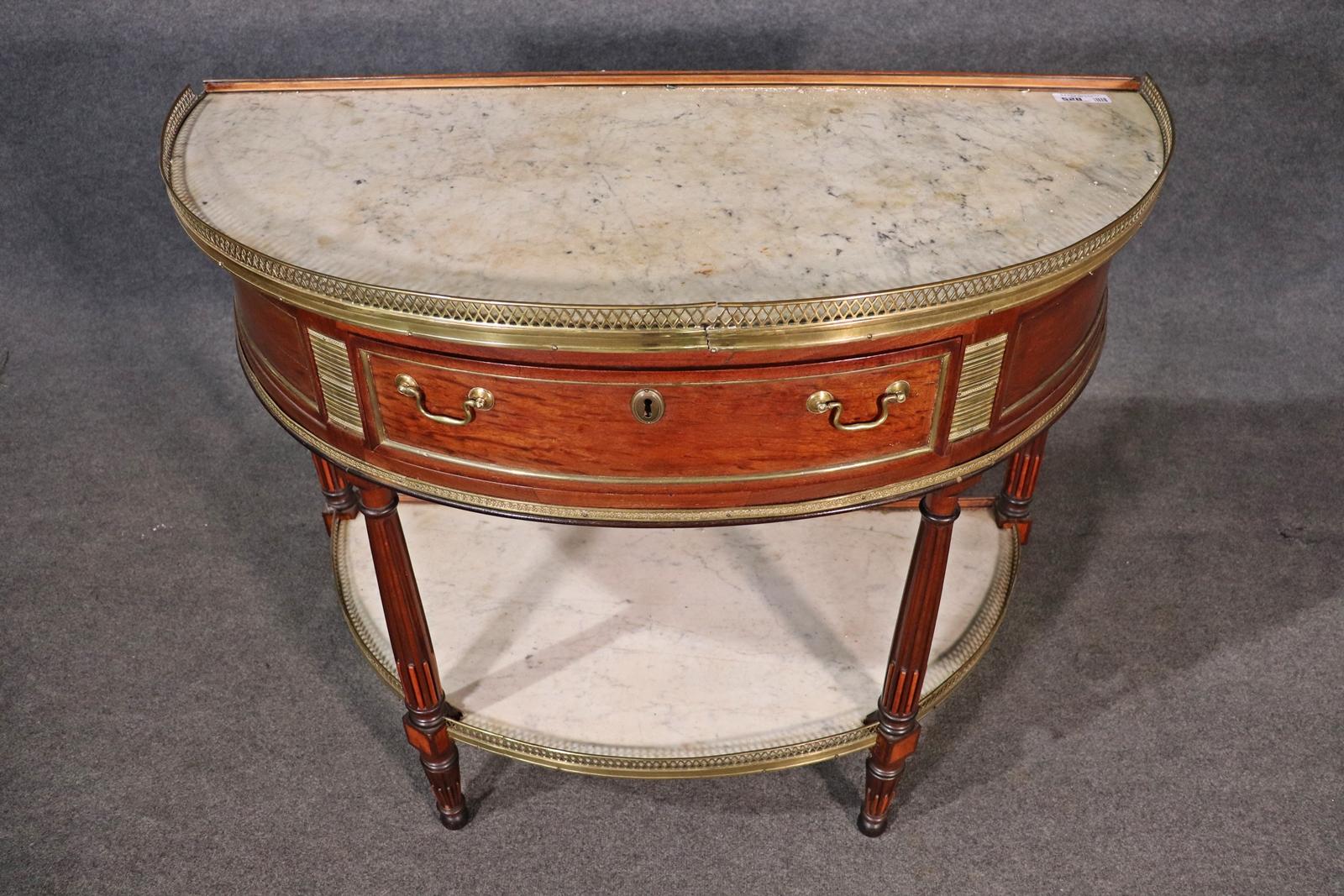 French Directoire Louis XVI Demilune Shape Marble Top Marble Top Console Table In Good Condition For Sale In Swedesboro, NJ