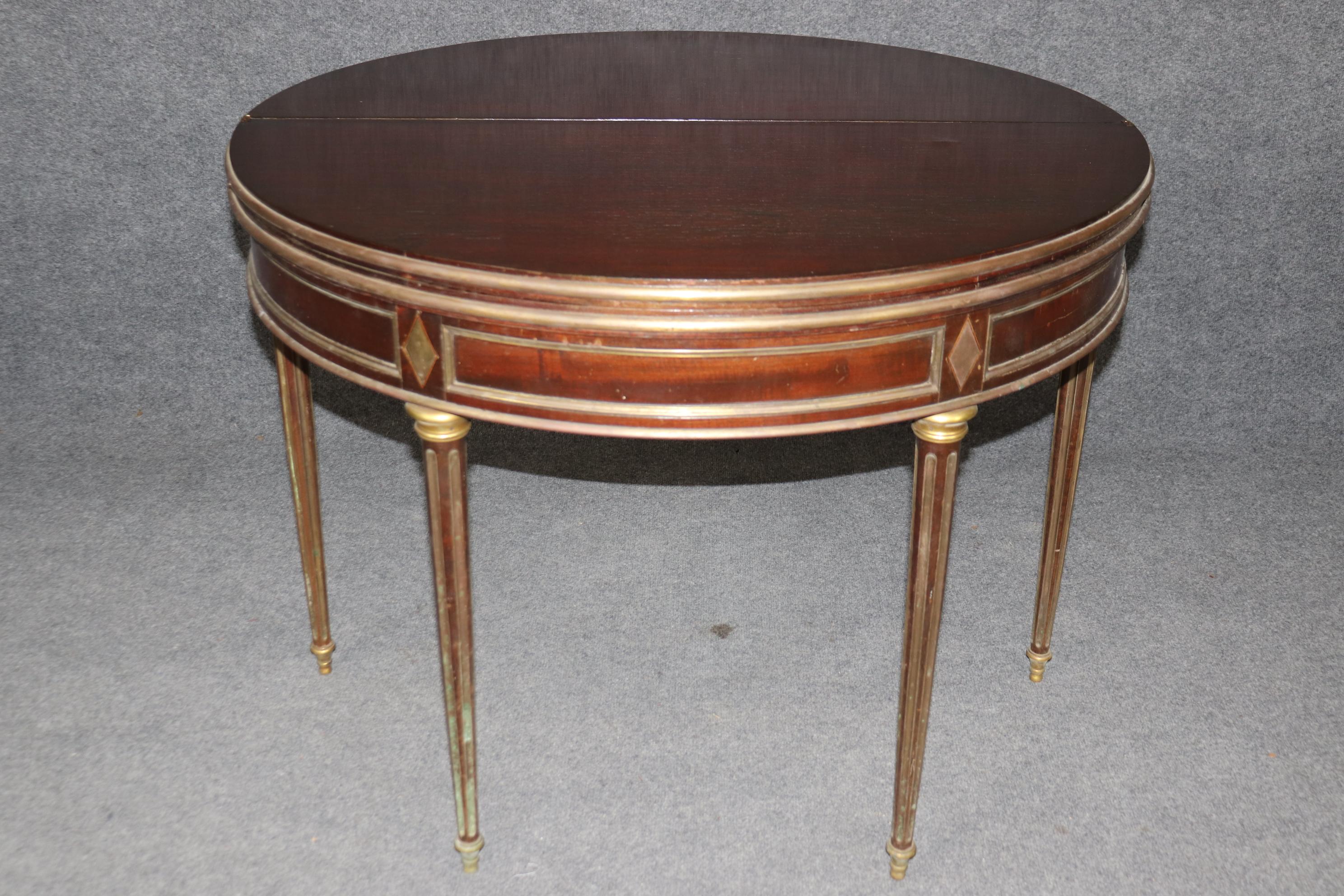 Directoire français de style Louis XVI  Table de jeu à plateau rabattable en vente 6