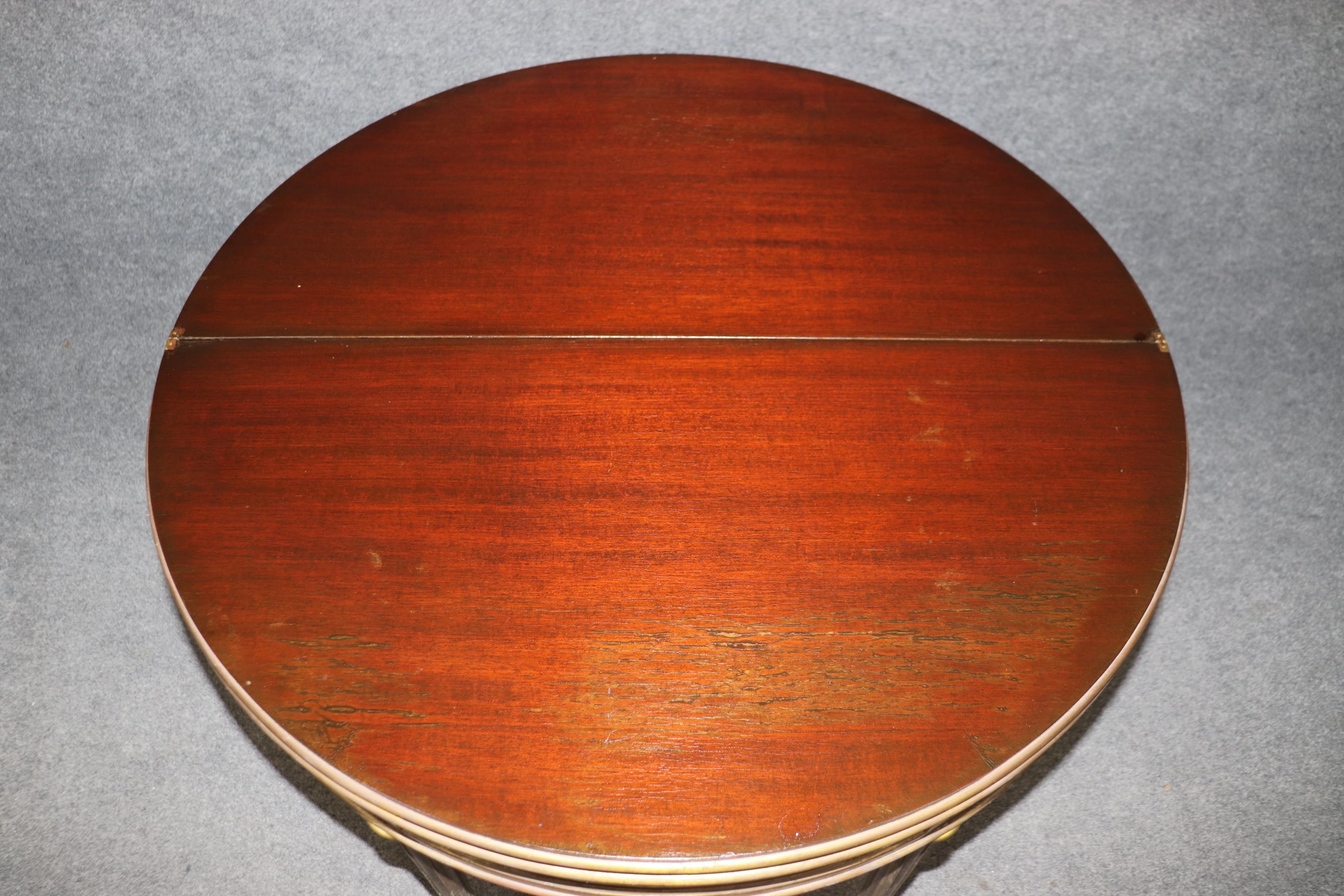 Directoire français de style Louis XVI  Table de jeu à plateau rabattable en vente 7
