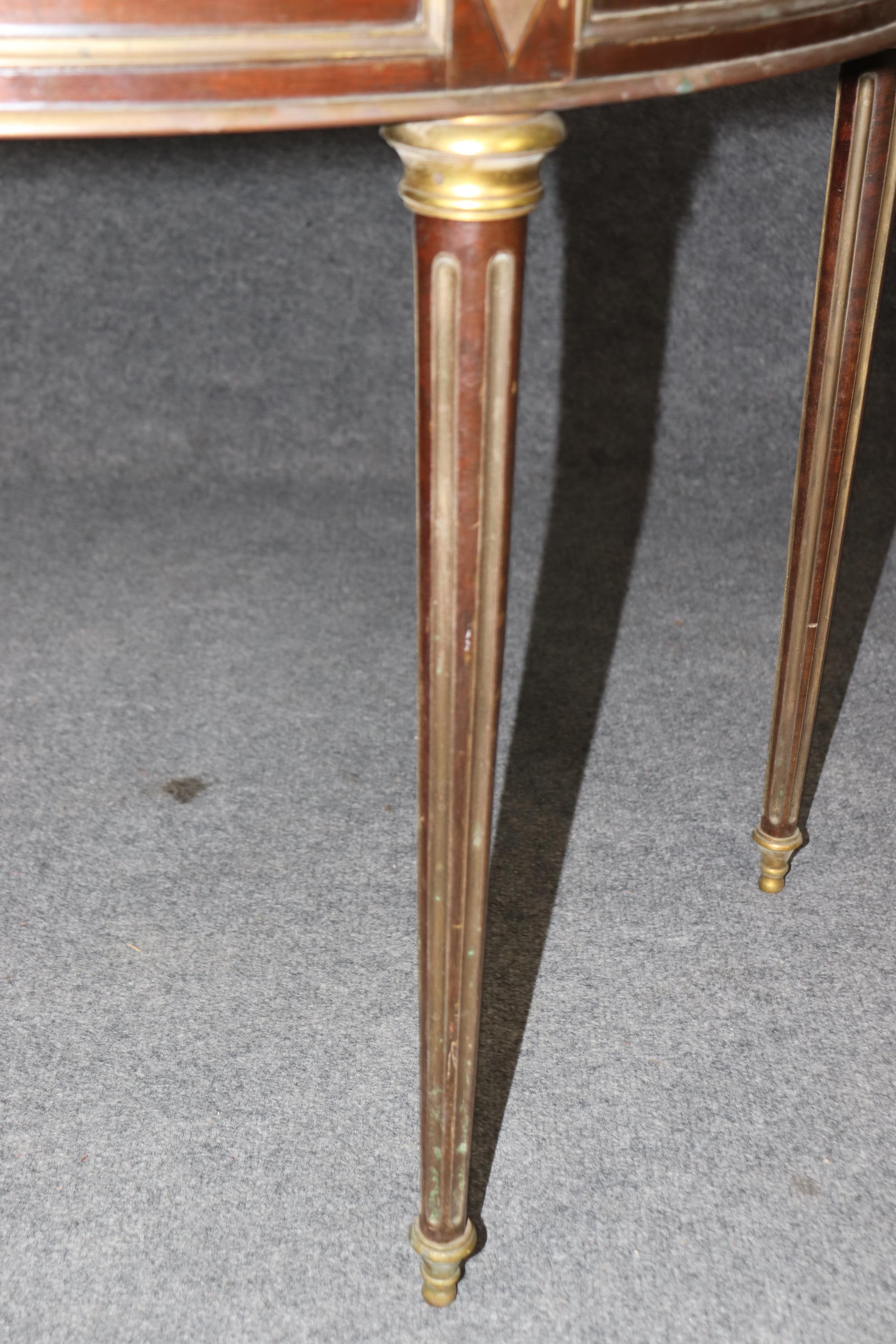 Directoire français de style Louis XVI  Table de jeu à plateau rabattable en vente 9