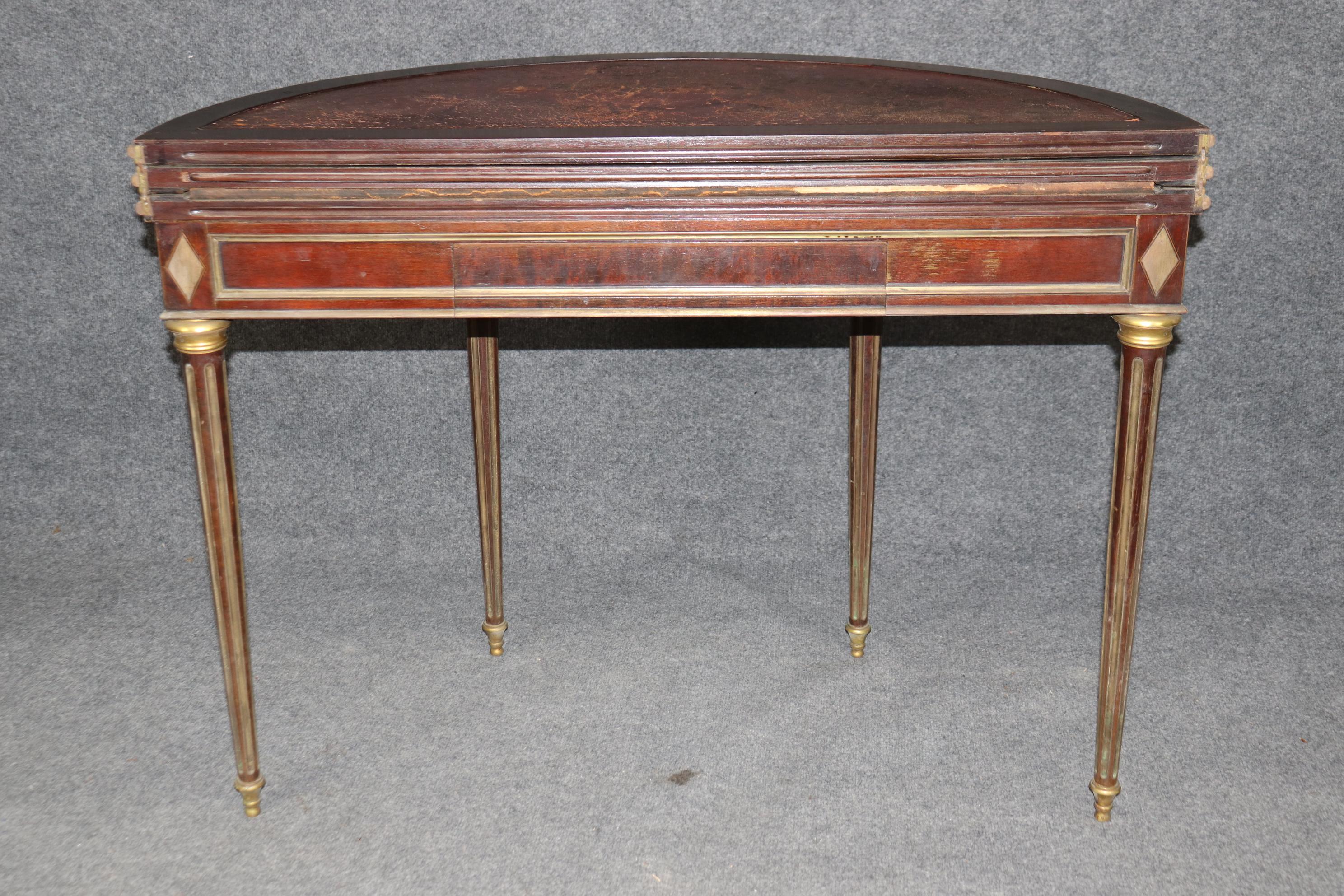 Directoire français de style Louis XVI  Table de jeu à plateau rabattable en vente 3
