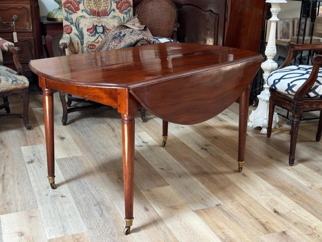 Table de salle à manger en acajou de style directoire français avec une feuille, c. 1800 en vente 3