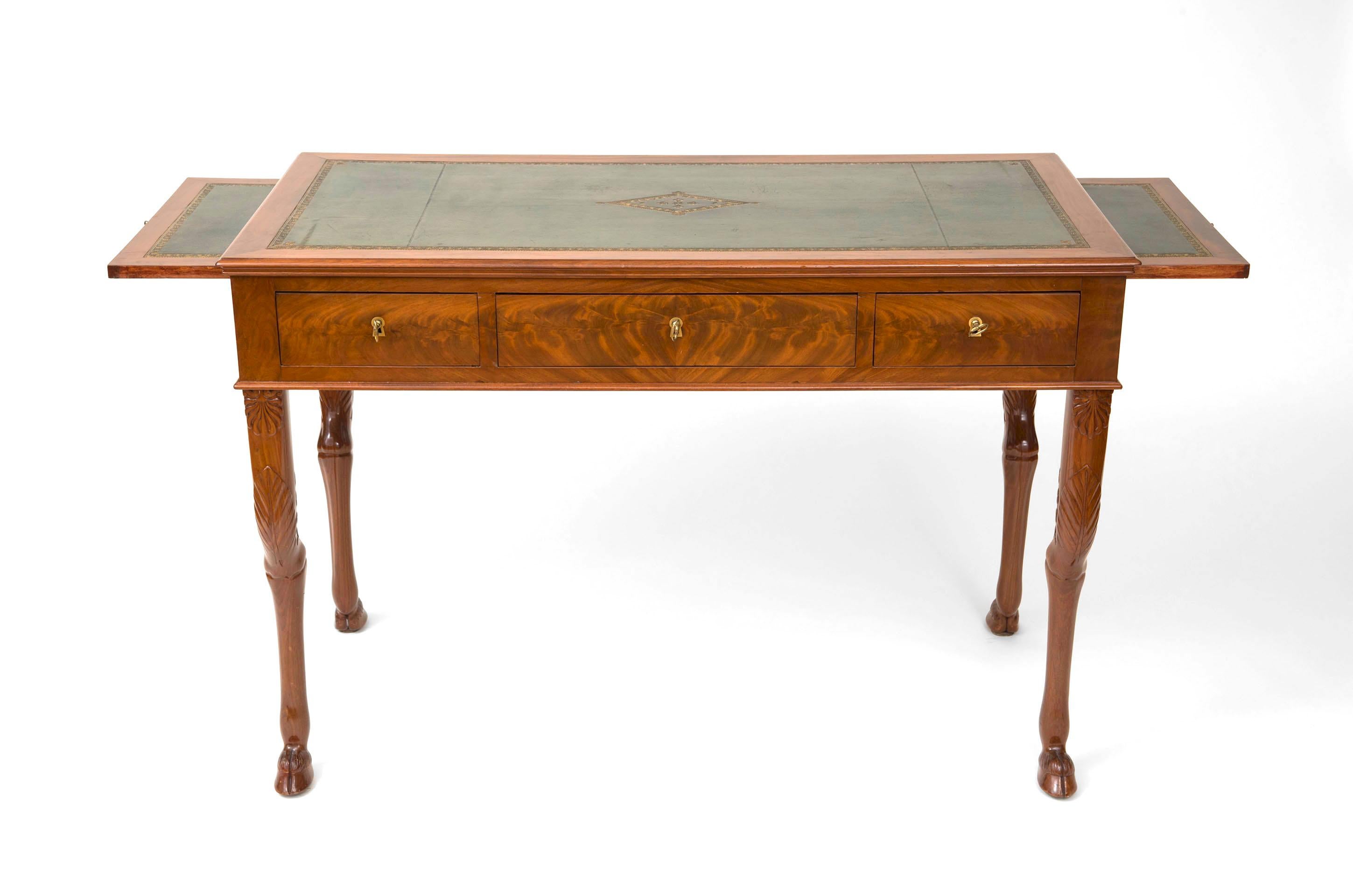 French Directoire Mahogany Bureau Plat with Embossed Leather Top In Good Condition In New York, NY
