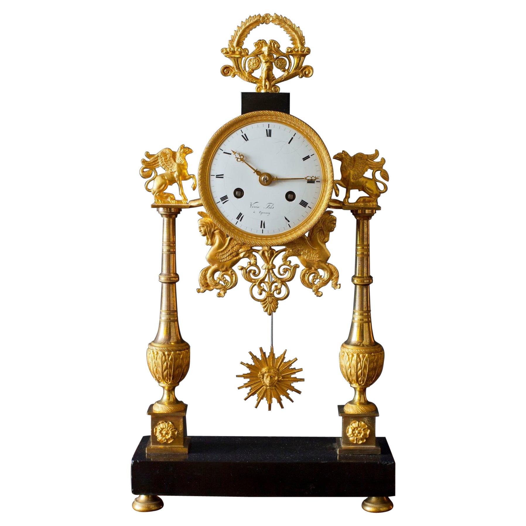 Orologio da camino in marmo del Direttorio francese in vendita