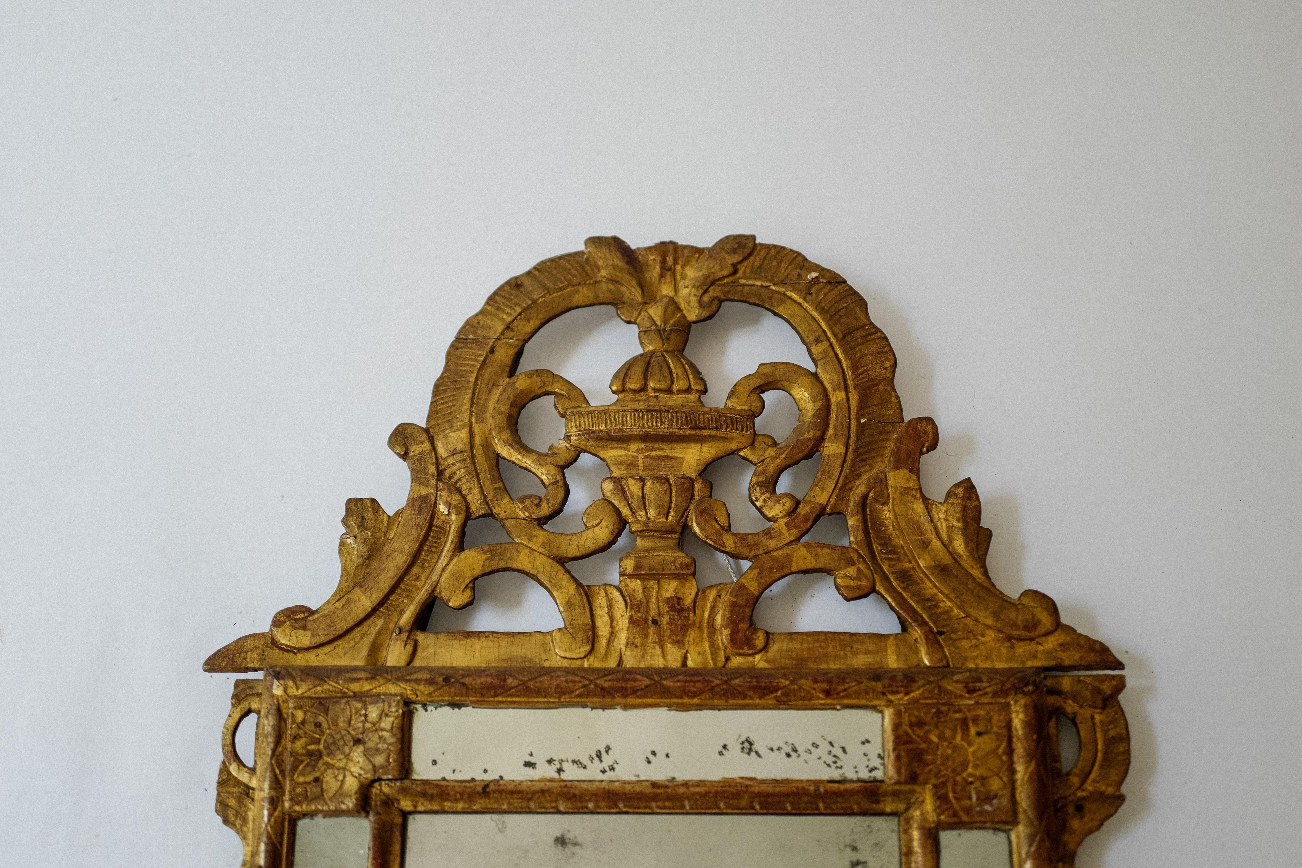 French Directoire Mirror in Gold Giltwood and Mercury Glass 18th Century In Good Condition For Sale In Milano, IT