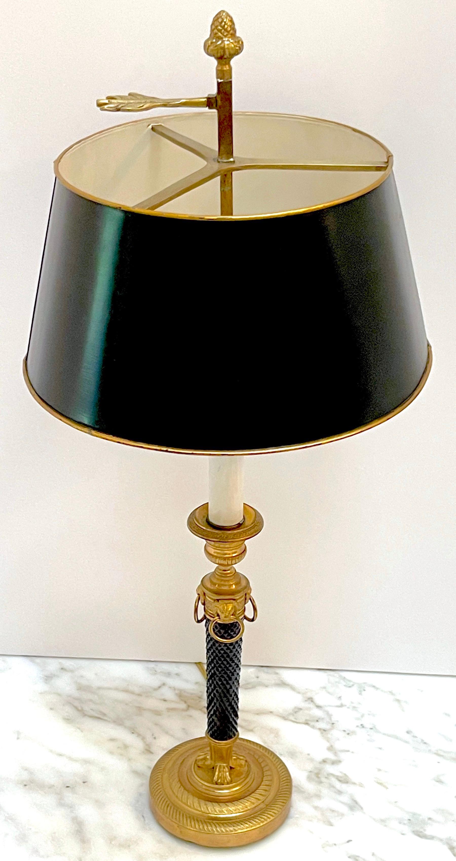Lampe bouillotte française Directoire en bronze doré et améthyste noire taillée en cristal
France, vers 1920

Une superbe lampe Bouillotte en bronze doré et en cristal d'améthyste noire, datant des années 1920. Cette lampe est une véritable