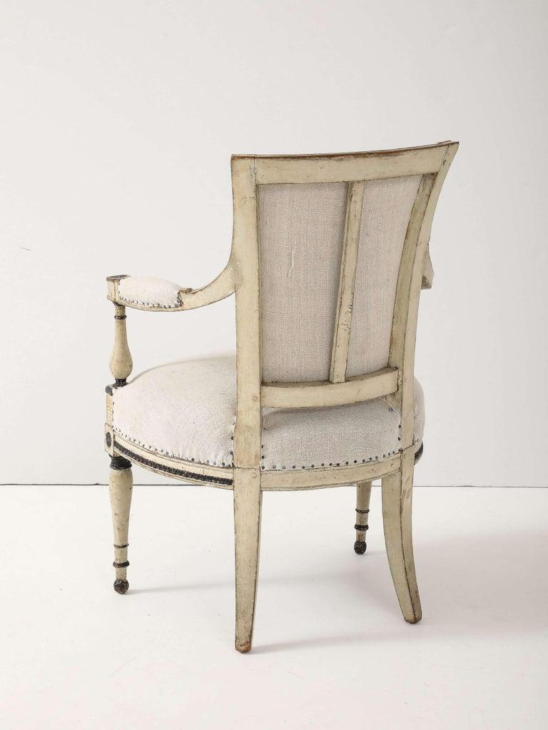 French Directoire Painted Fauteuils In condizioni ottime in vendita a New York, NY