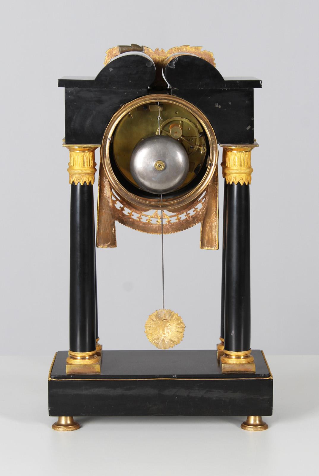 French Directoire Pendule, Black Marble, Firegilded Bronze, circa 1800 For Sale 5