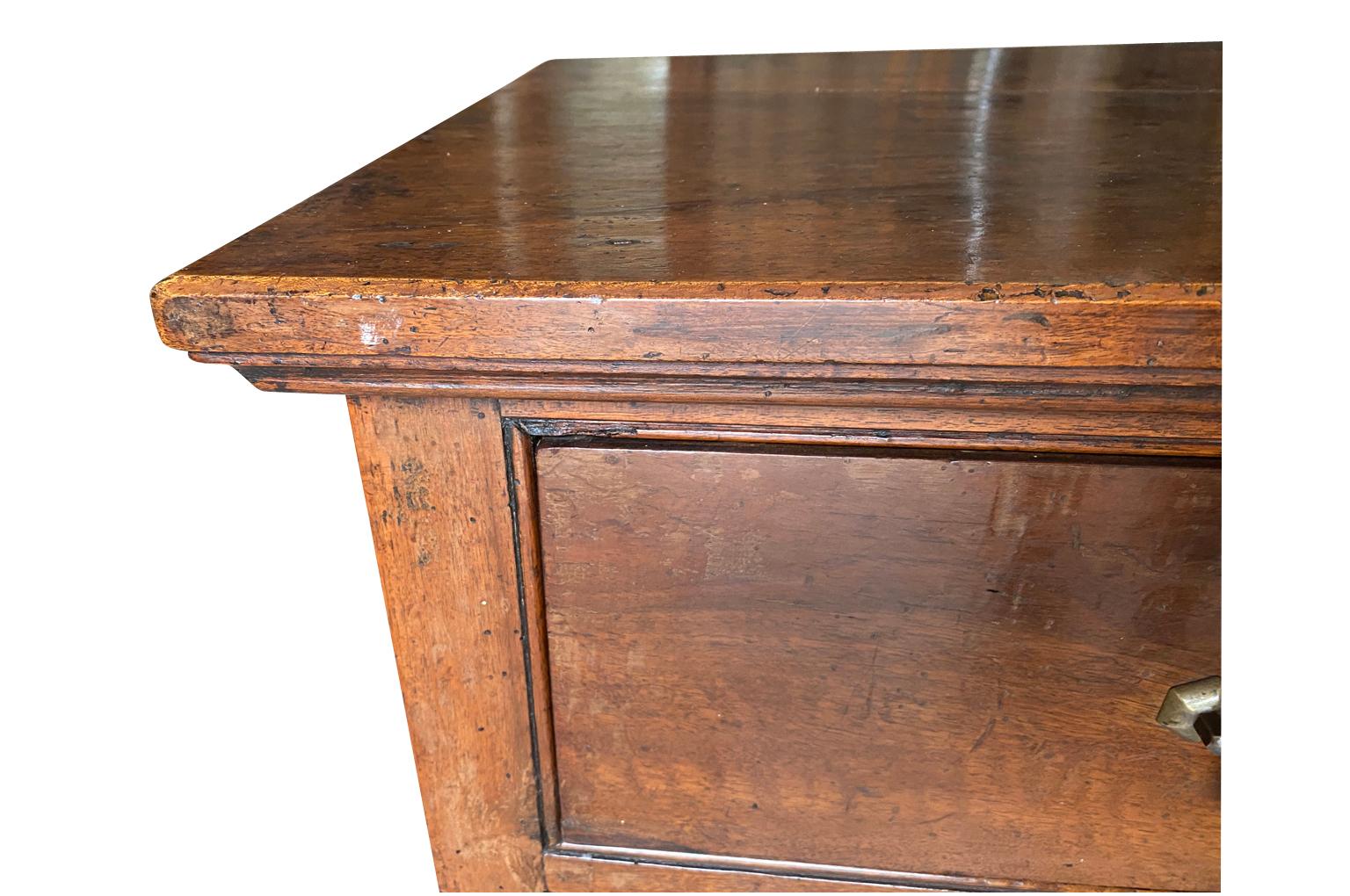 Noyer Commode Pantalonière d'époque Directoire française