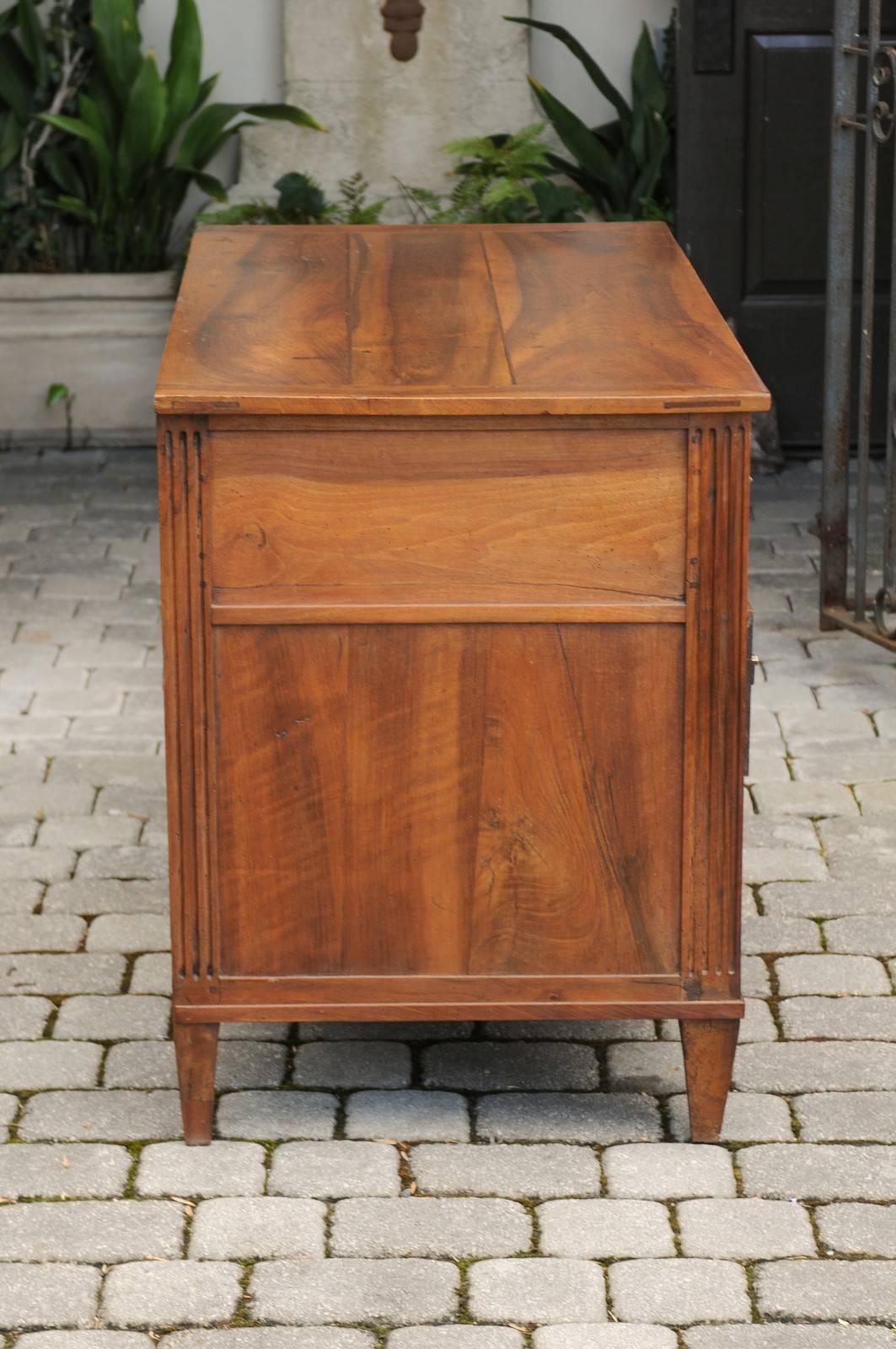 French Directoire Style 1840s Walnut Bookmarked Veneer Three-Drawer Commode 5