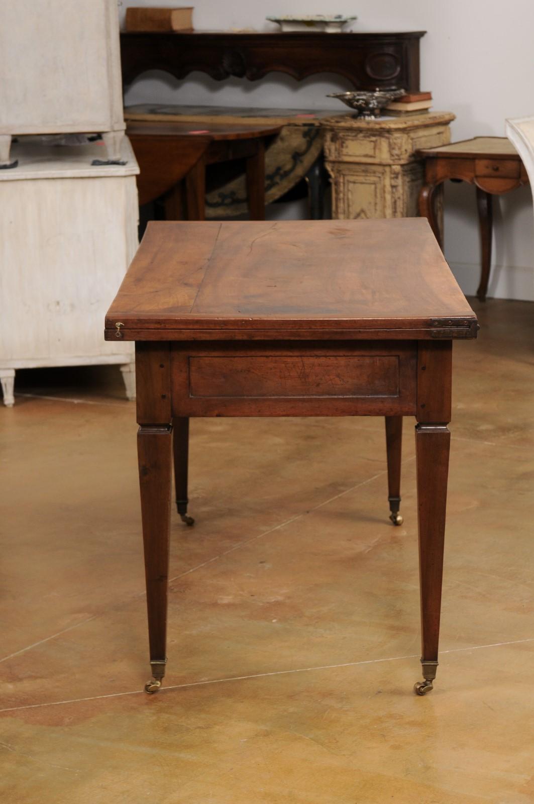 French Directoire Style 19th Century Walnut Table with Folding Top, Tapered Legs For Sale 10