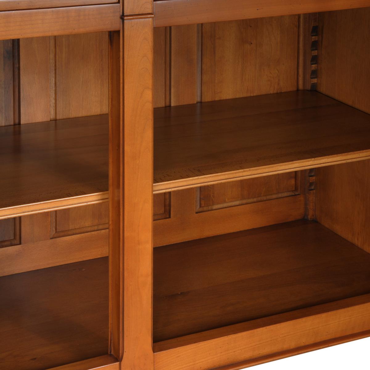 Bufé artesanal de 3 puertas de estilo Directoire francés en madera maciza de cerezo Siglo XXI y contemporáneo en venta