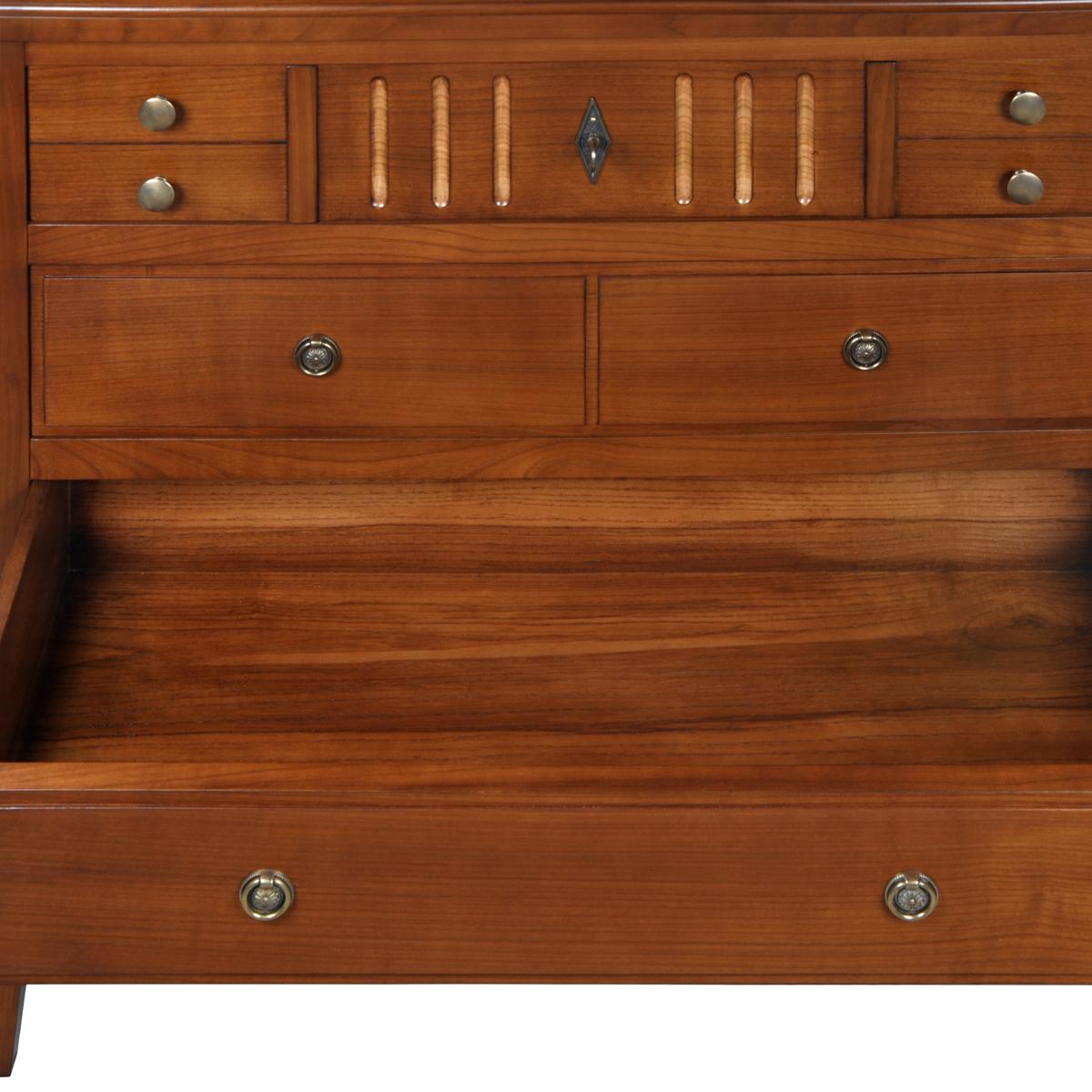 Cassettiera a 4 cassetti in stile francese Directoire in legno massiccio di ciliegio - Commodinette in vendita 2