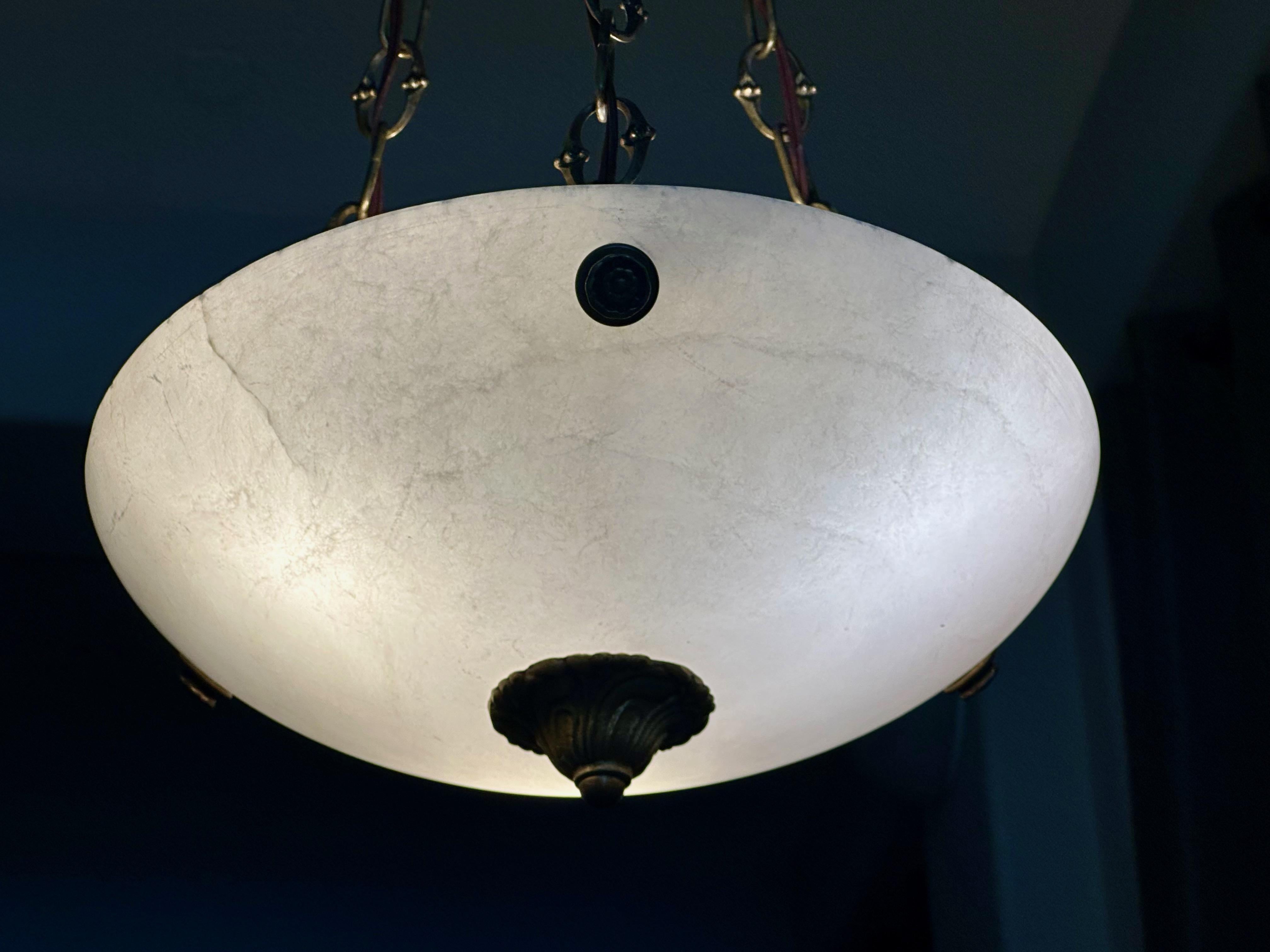 Lampadario a sospensione in alabastro in stile Directoire francese in vendita 11