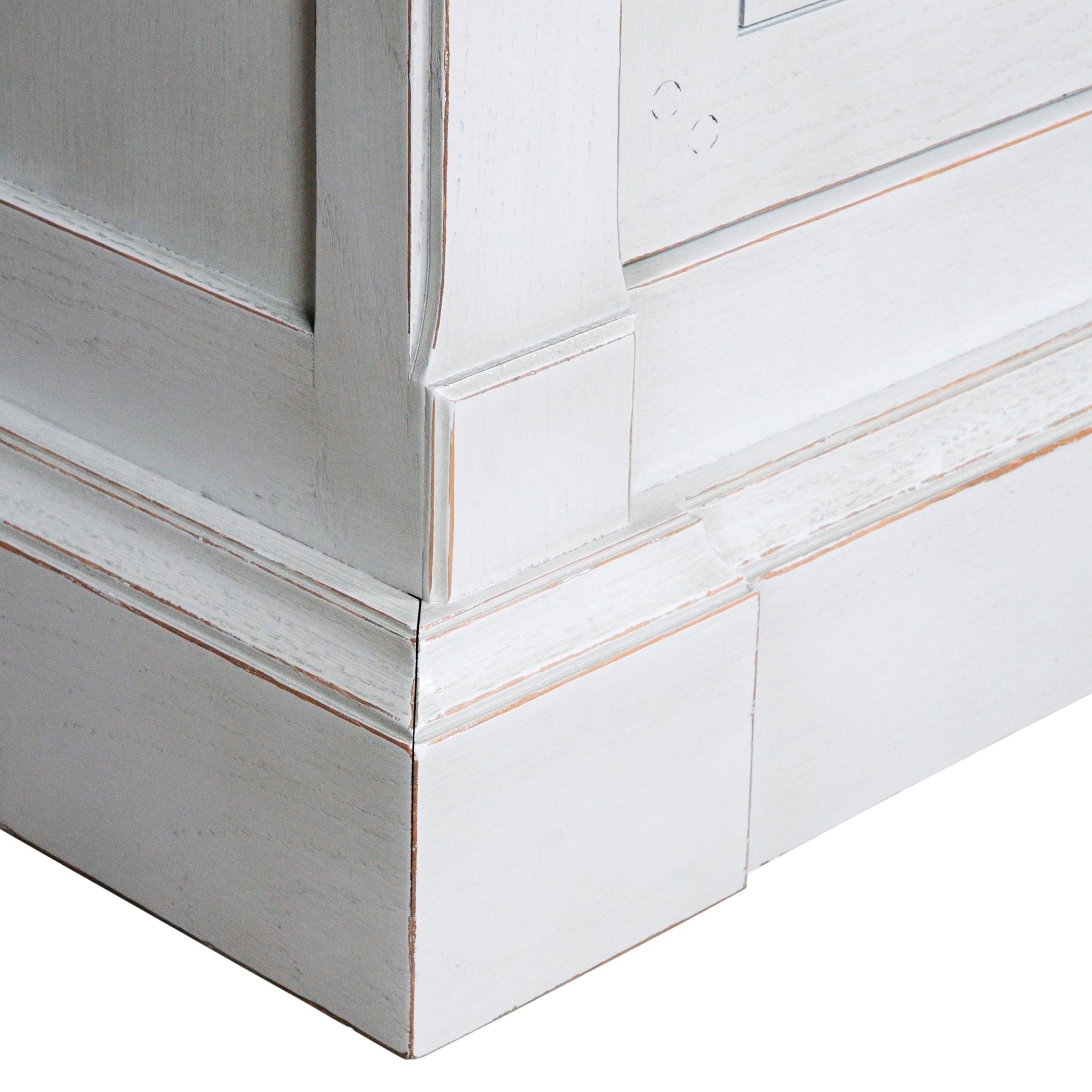 XXI secolo e contemporaneo Libreria in stile Direttorio francese in Rovere massiccio bianco Tinto grigio perla Laccato in vendita