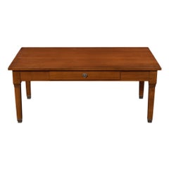 Mesa baja de madera de cerezo teñida estilo Directoire francés