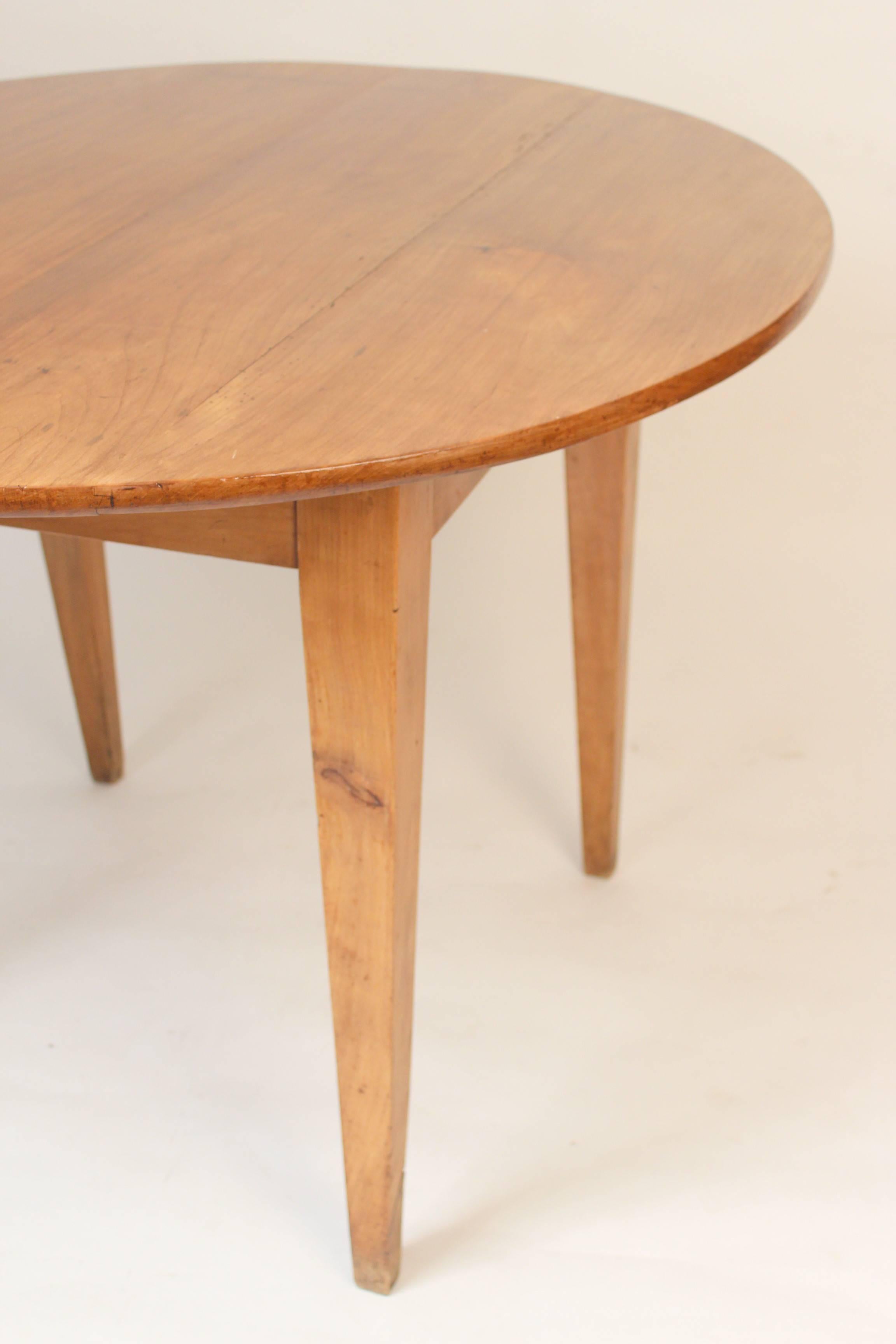 French Directoire Style Fruitwood Breakfast Table In Good Condition In Laguna Beach, CA