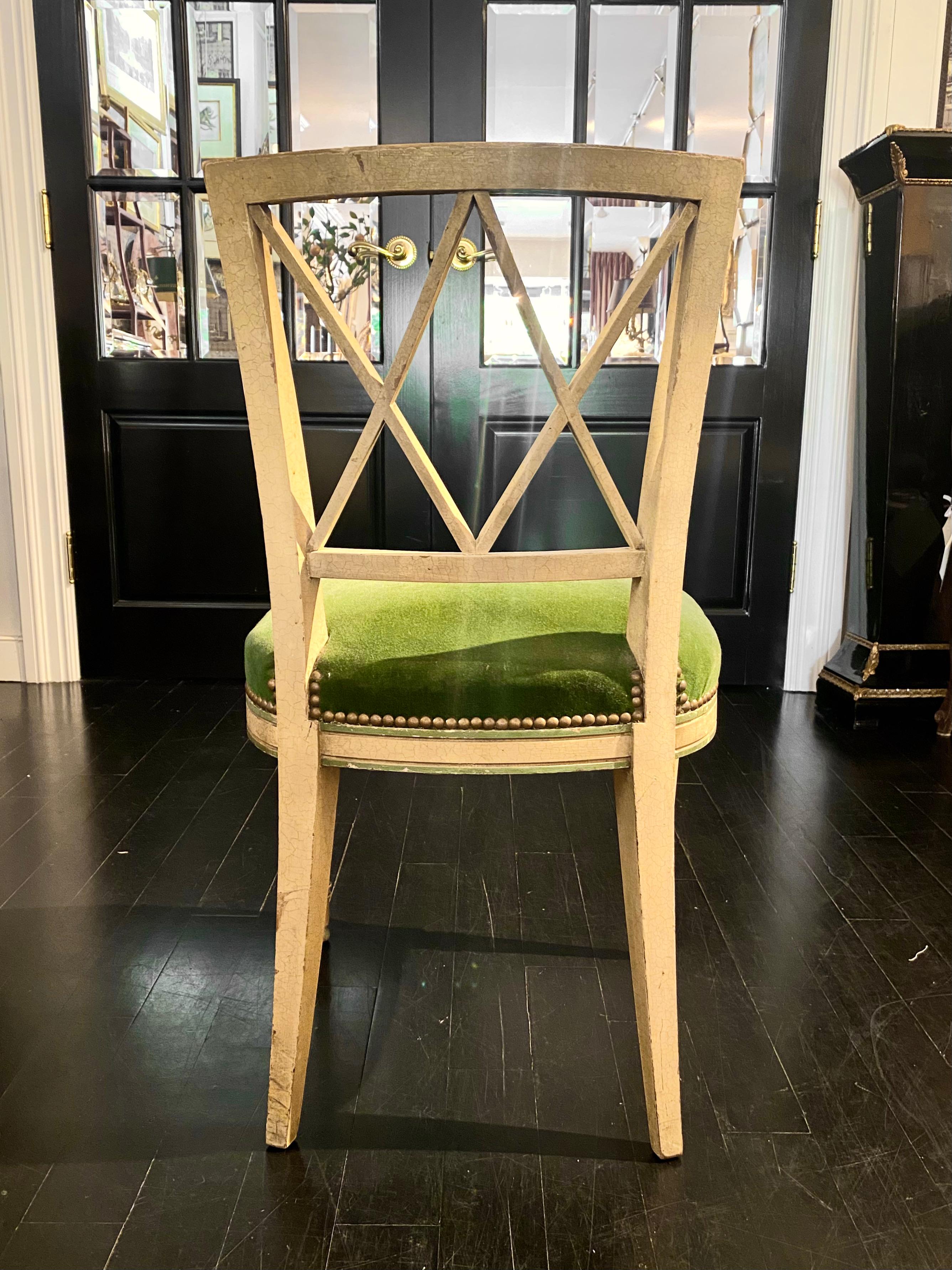 French Directoire Style Green Velvet Chair In Good Condition In Montreal, Quebec