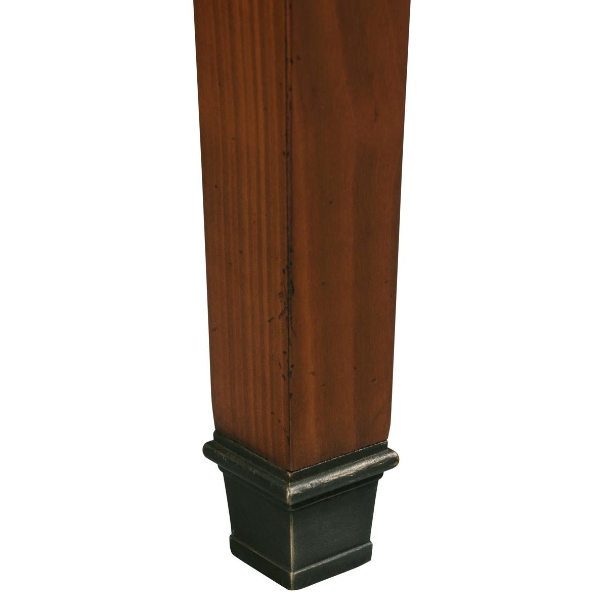 Französischer Ministerschreibtisch im Directoire-Stil aus Massivholz mit Lederpad im Angebot 3