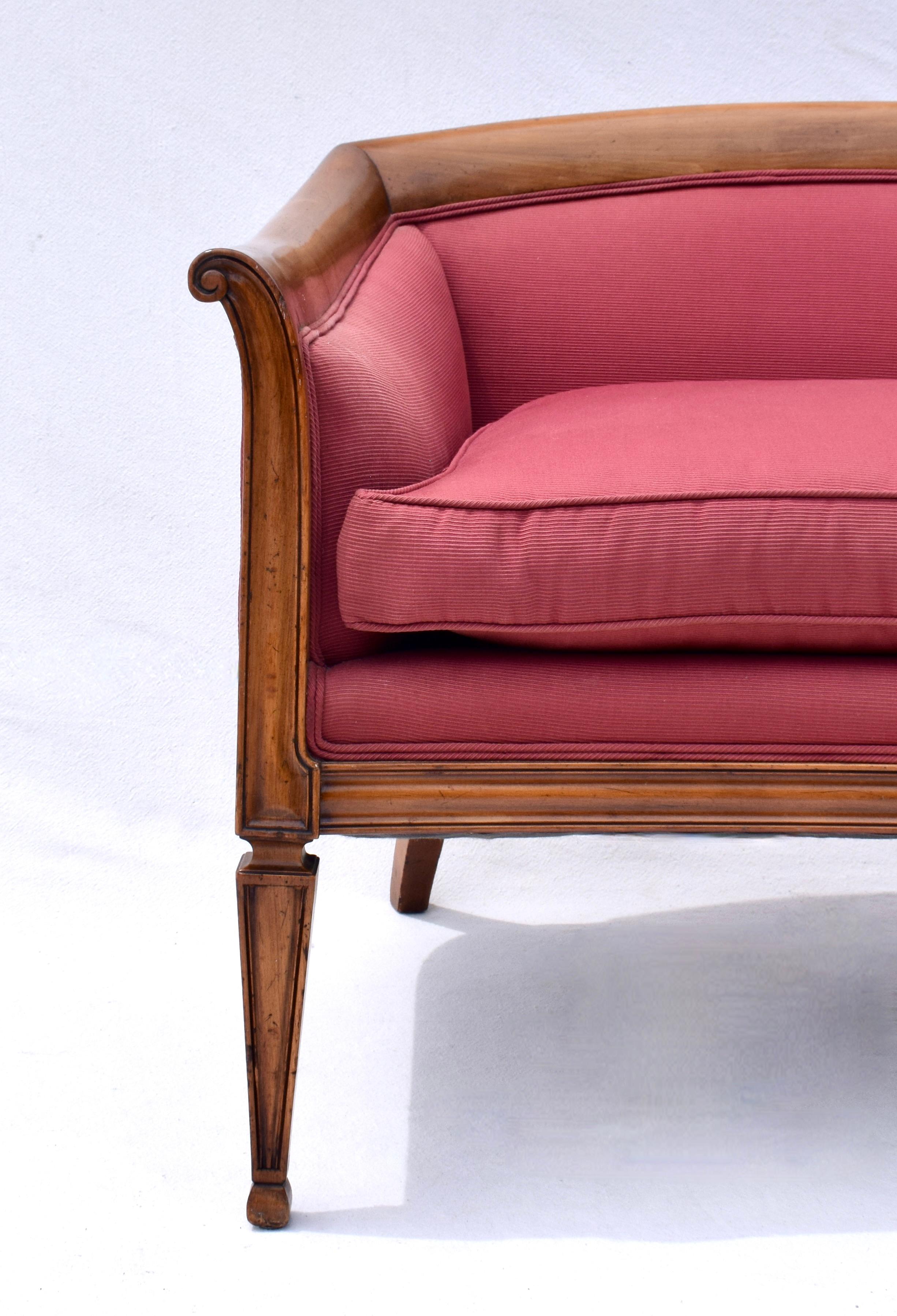 Canapé de style Directoire français en cerisier Bon état - En vente à Southampton, NJ