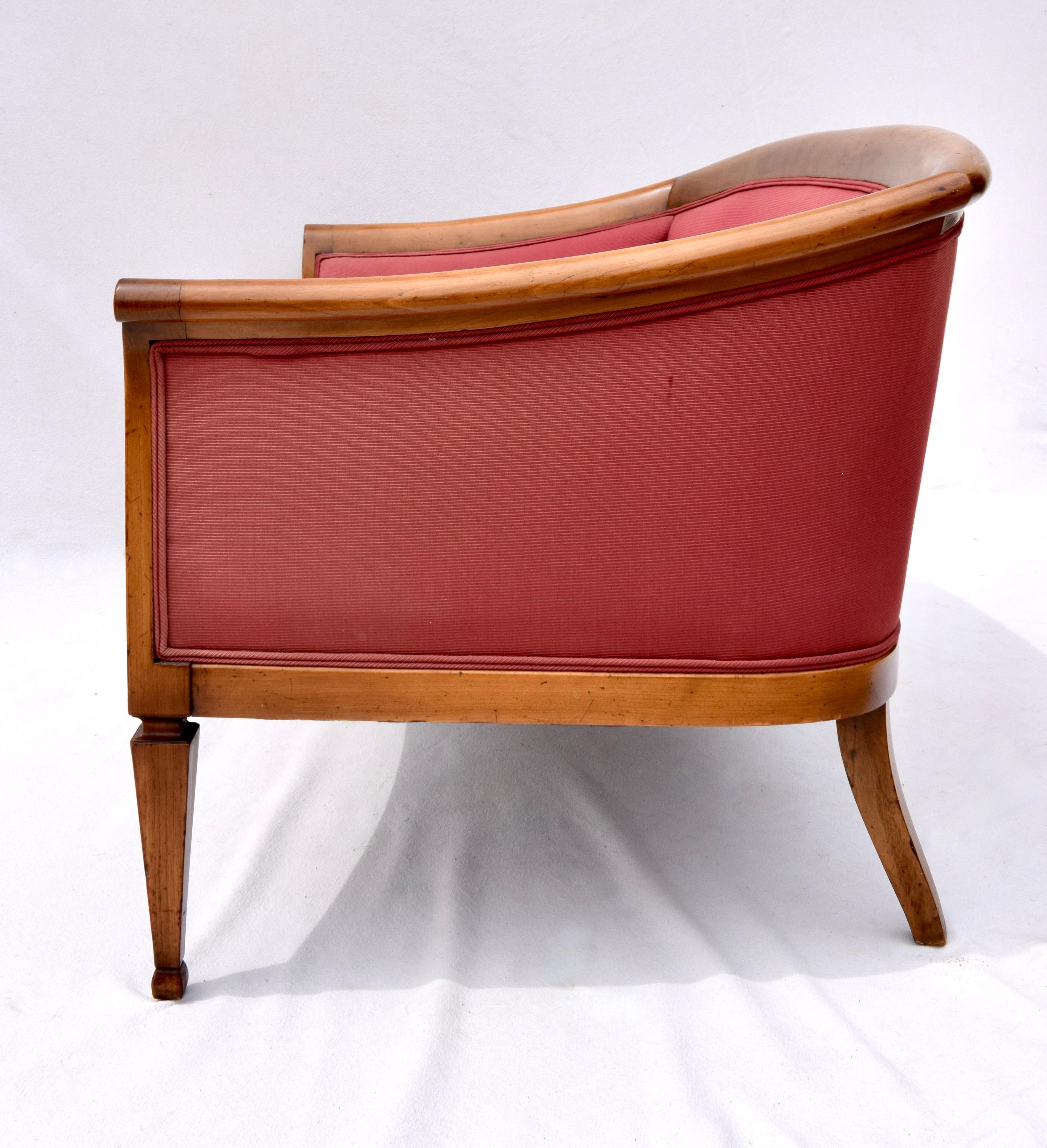 Canapé de style Directoire français en cerisier en vente 2
