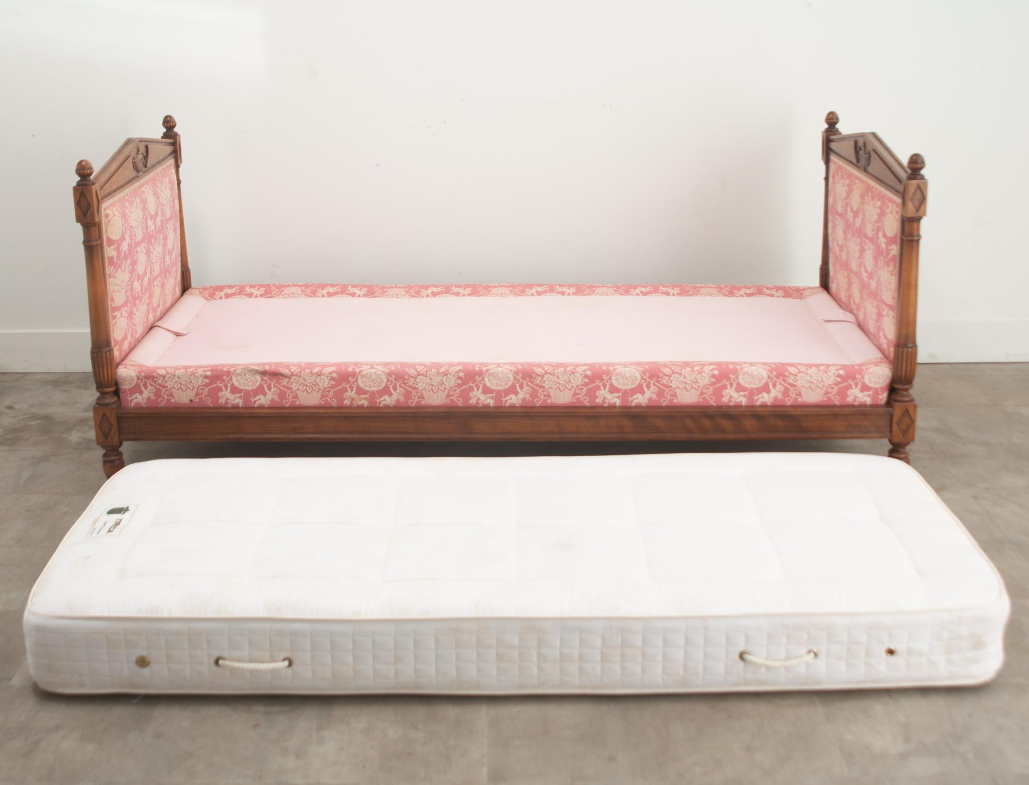 French Directoire Walnut Daybed & Crown For Sale 13