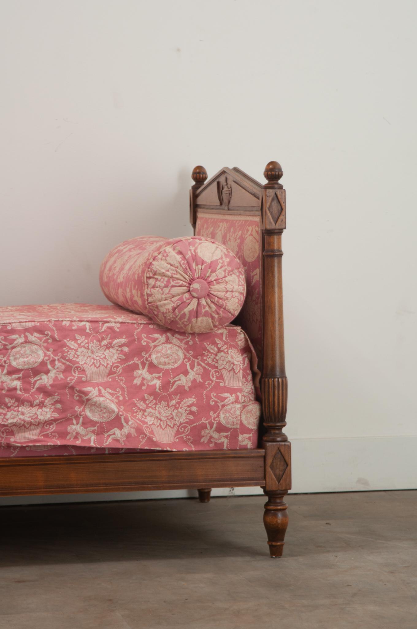French Directoire Walnut Daybed & Crown In Good Condition In Baton Rouge, LA
