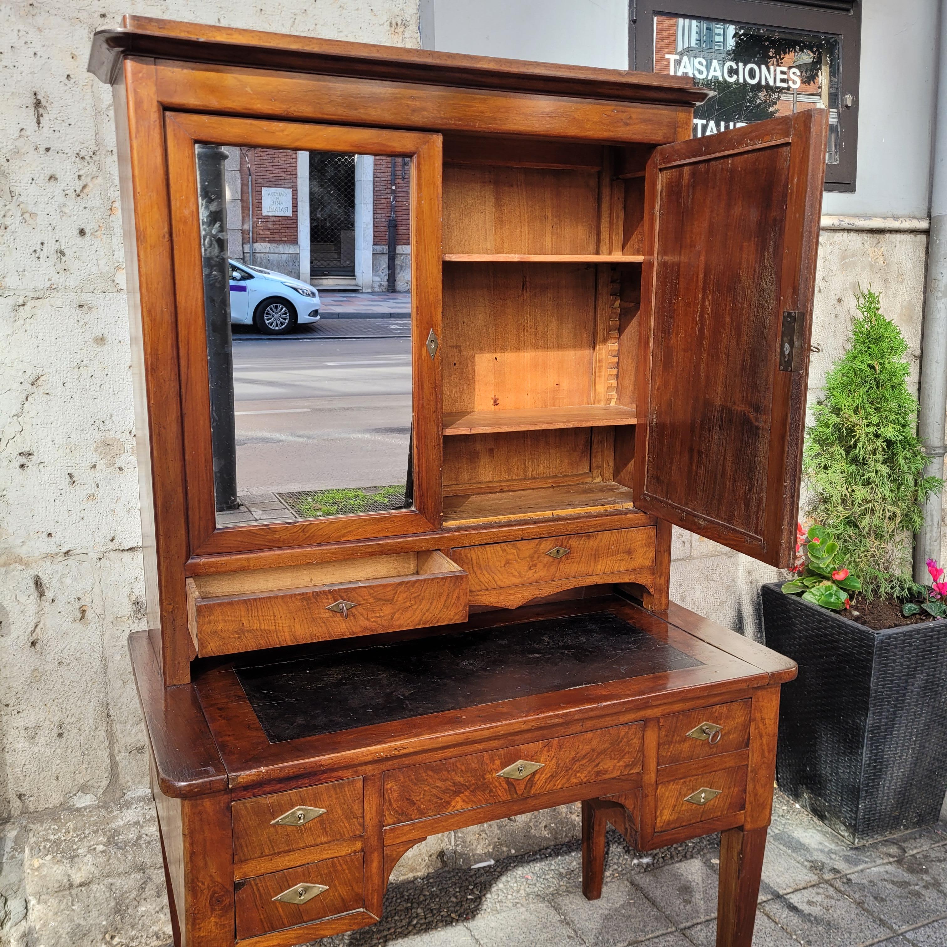 Scrivania francese Directory Bureau Bonheur du jour, legno e pelle e inchiostro in bronzo In condizioni buone in vendita a Valladolid, ES