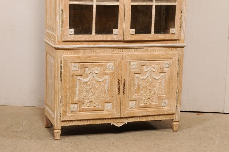 French Display and Storage Cabinet with Neoclassical Influences In Good Condition For Sale In Atlanta, GA