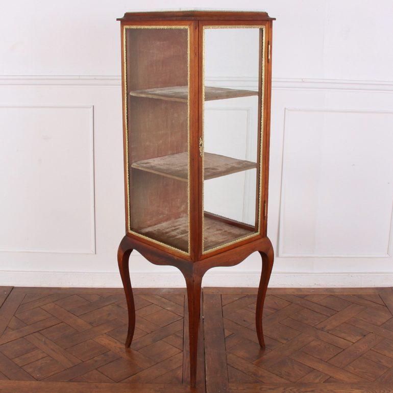 French Display Cabinet In Good Condition In Vancouver, British Columbia