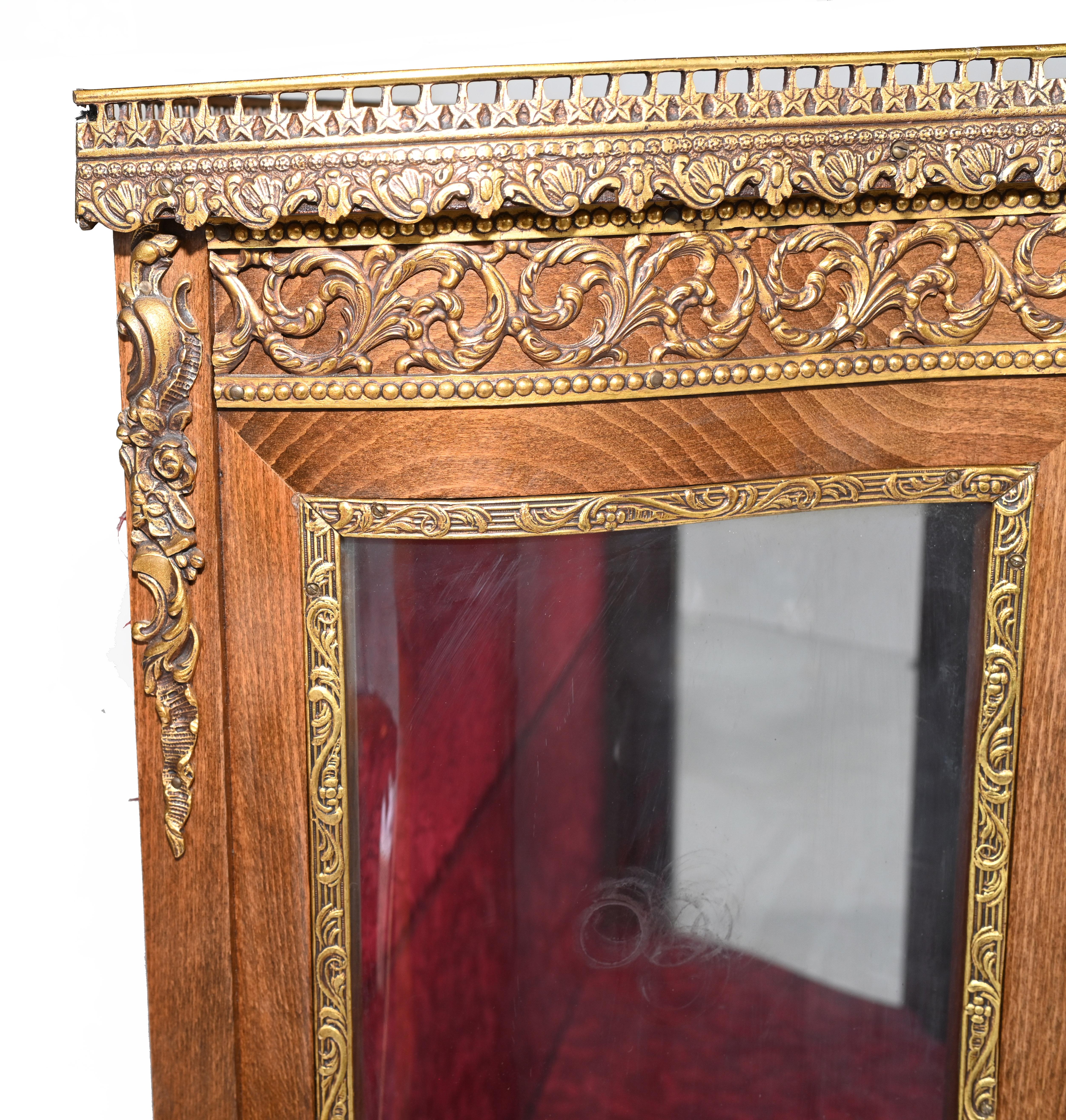 French Display Cabinet Vernis Martin Painted Bijouterie 1900 For Sale 8