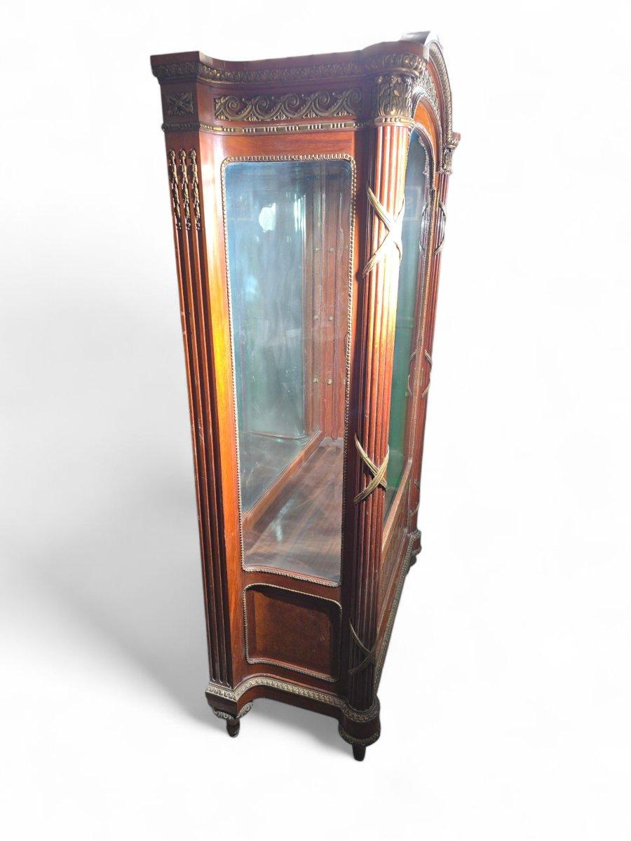 Französische Vitrine mit exotischen Einlegearbeiten und Perlmutt - 19. Jahrhundert (Vergoldet) im Angebot