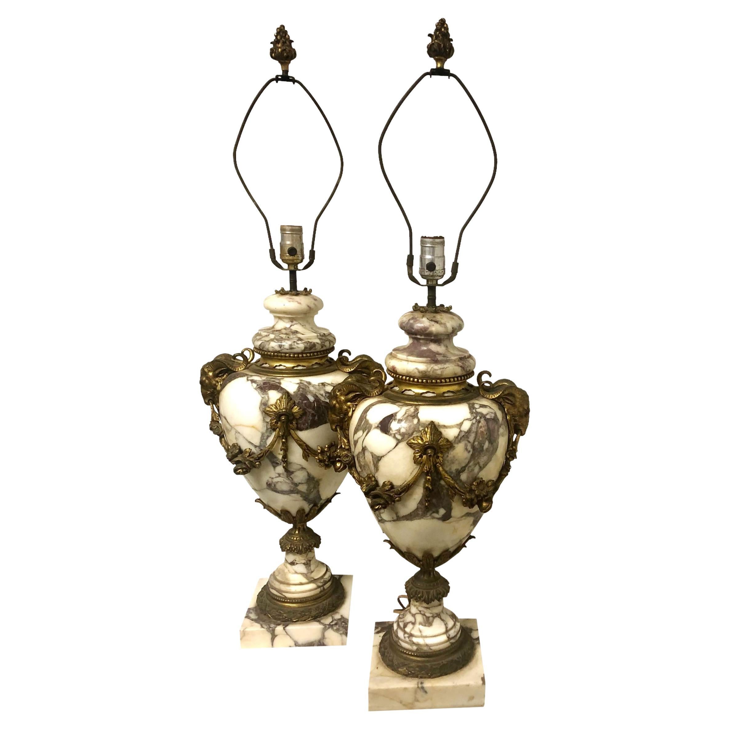 Castellettes françaises en bronze doré et marbre comme lampes