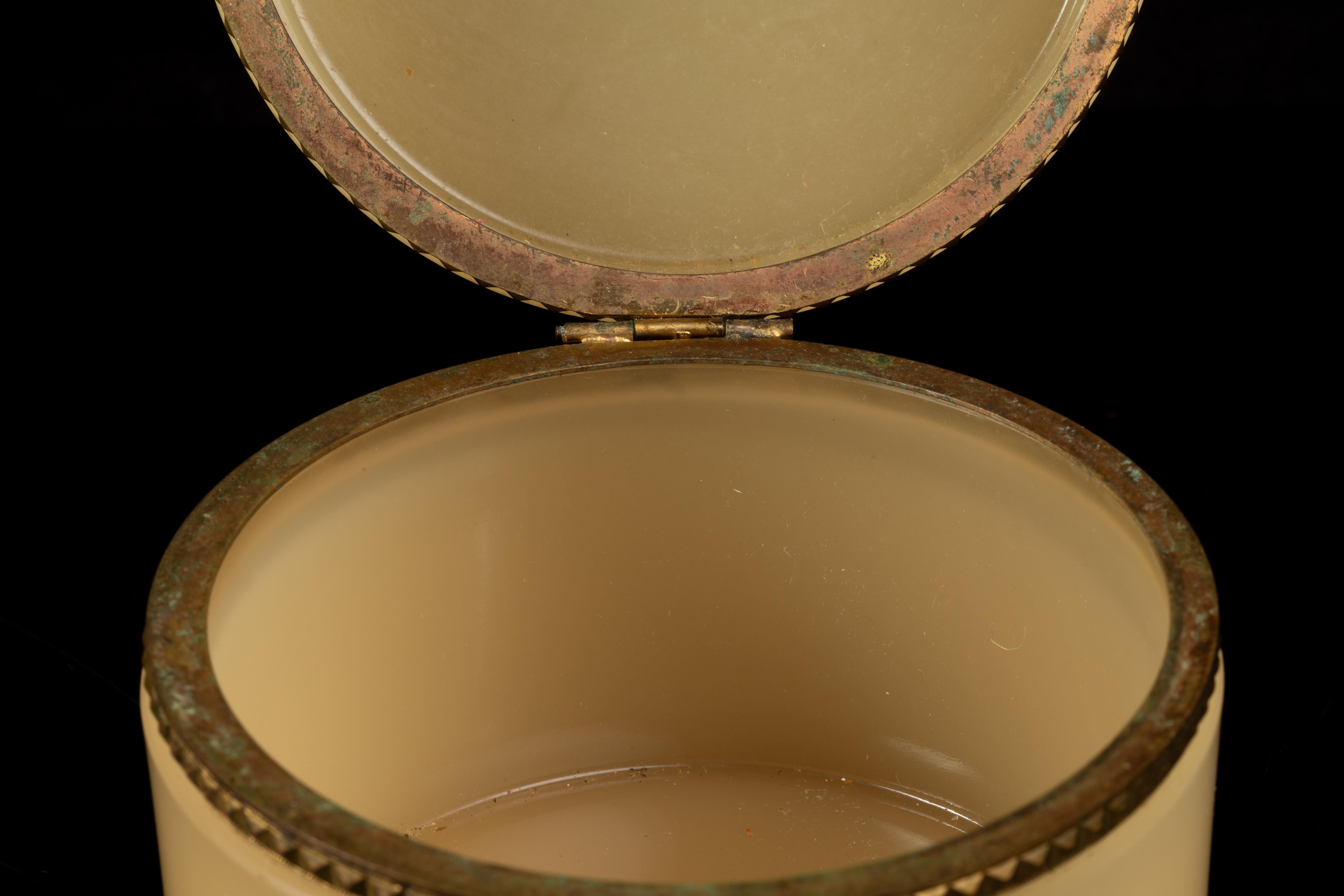 French Doré Bronze Mounted Peach Opaline Crystal Round Covered Box For Sale 6