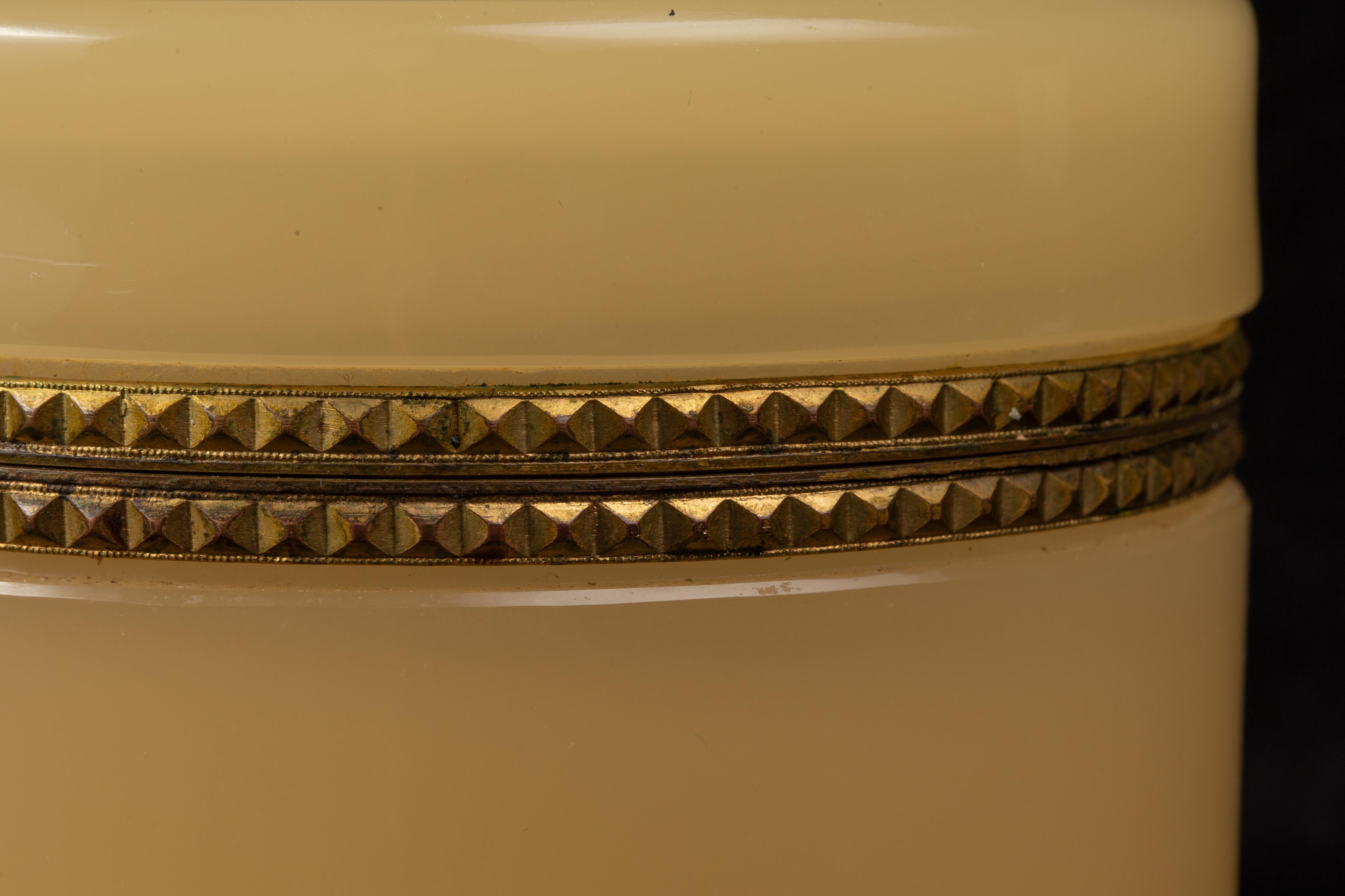 French Doré Bronze Mounted Peach Opaline Crystal Round Covered Box For Sale 3