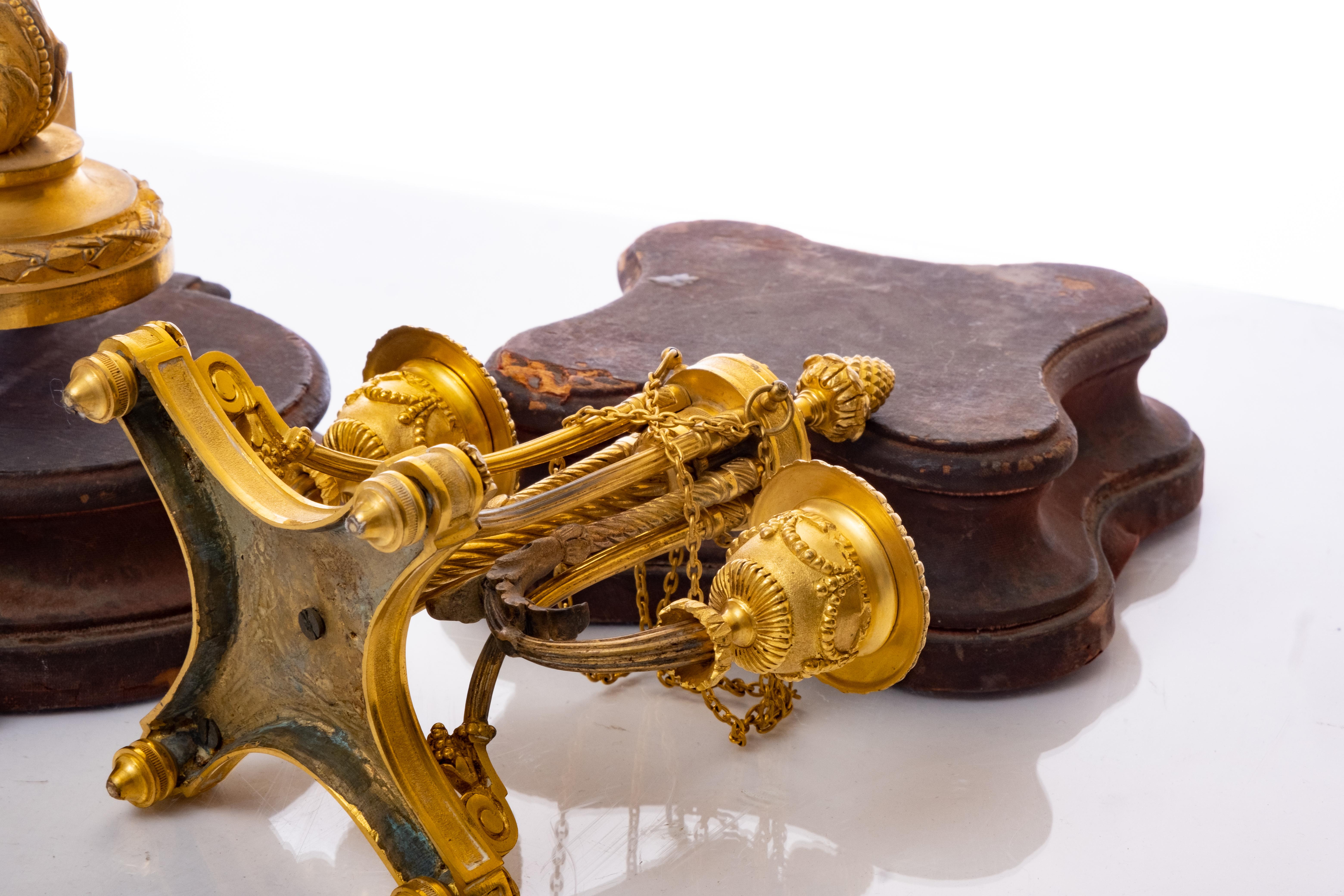 Bronzo Set di orologi francesi Dore in bronzo dorato in vendita