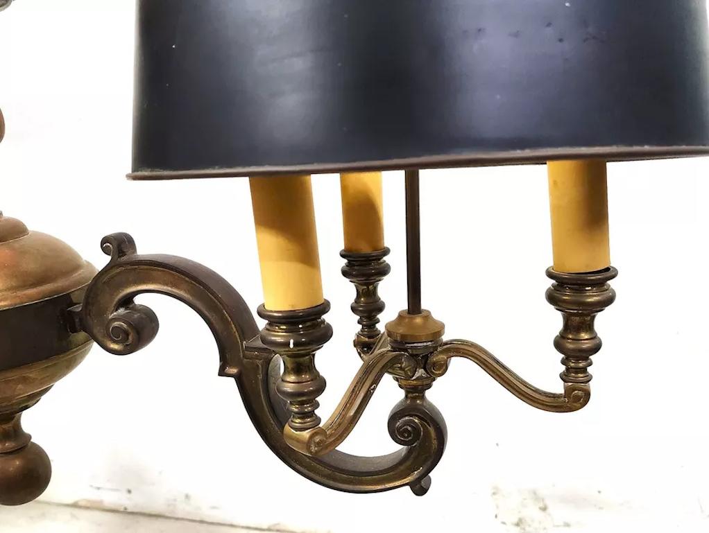 Lampadario francese a doppia bouillotte in ottone del 1940 in vendita 6