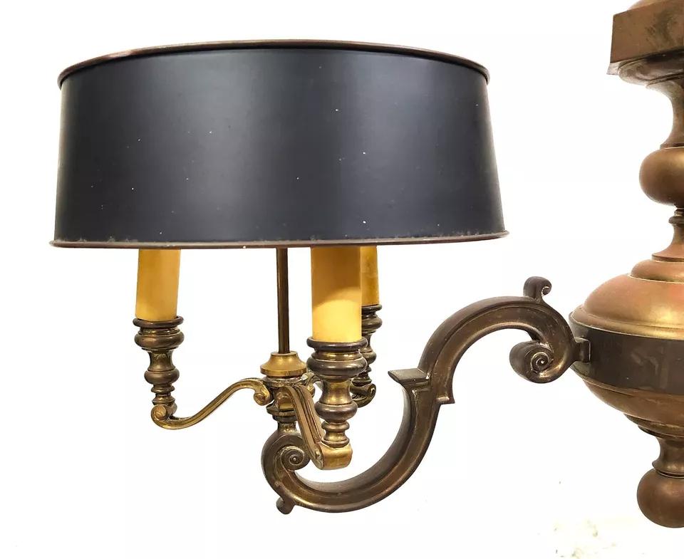 Ottone Lampadario francese a doppia bouillotte in ottone del 1940 in vendita