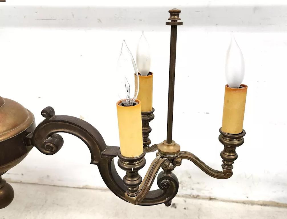 Lampadario francese a doppia bouillotte in ottone del 1940 in vendita 2