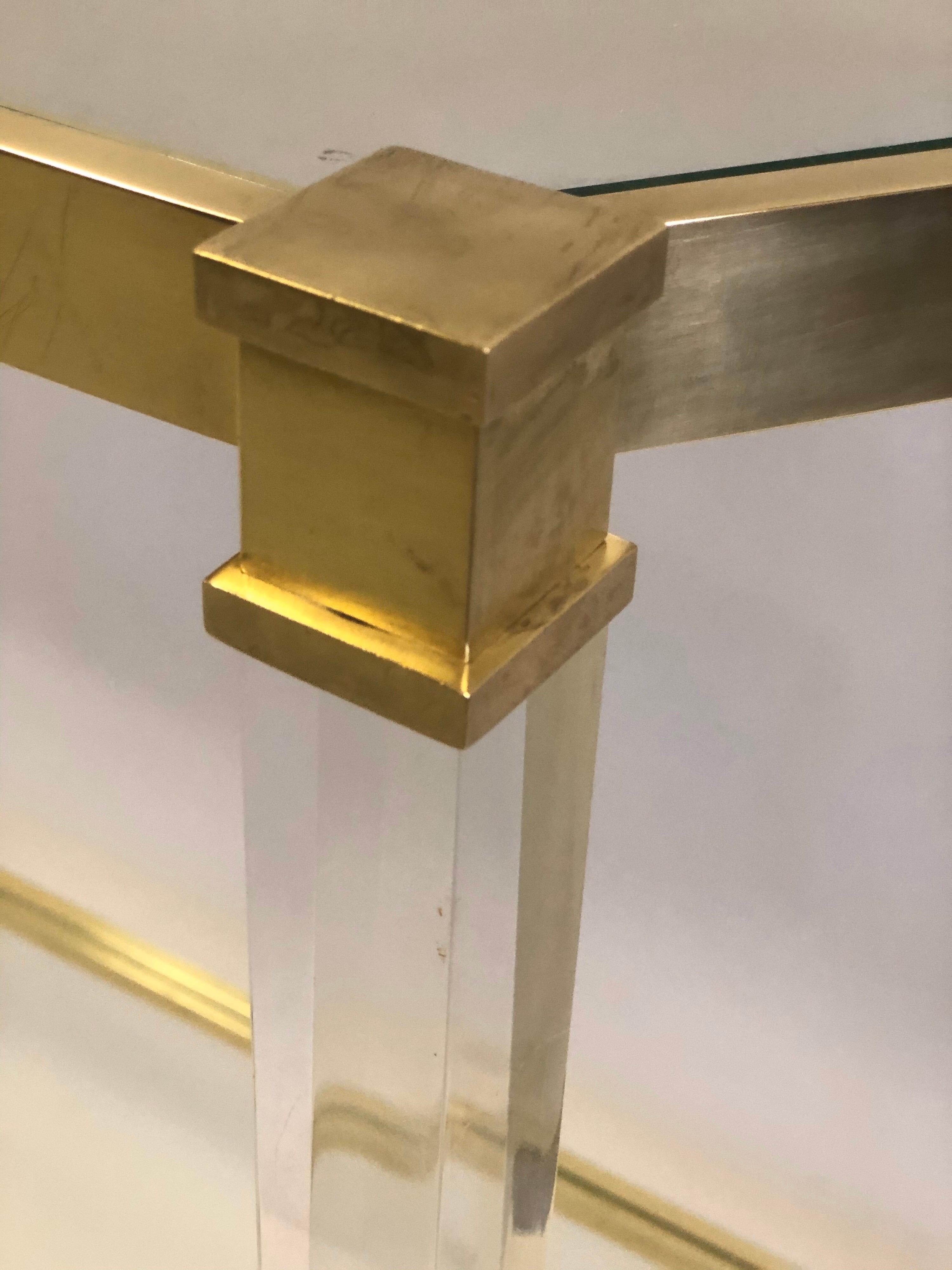 Console / table de salon française à deux niveaux en lucite, laiton et verre, Hermès en vente 4