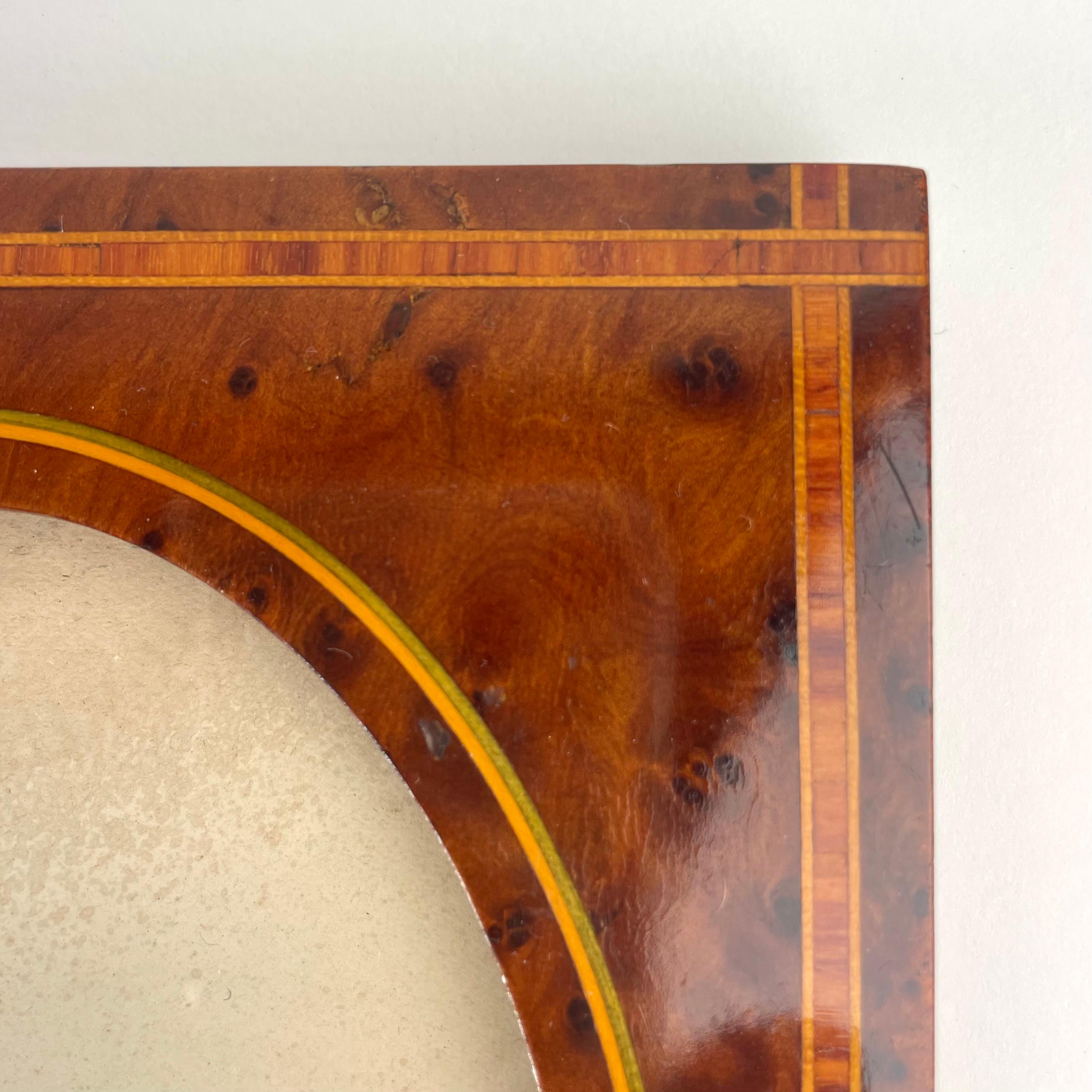 French Double Photo Frame in Thuja Root with Inlay, Early 20th Century For Sale 6