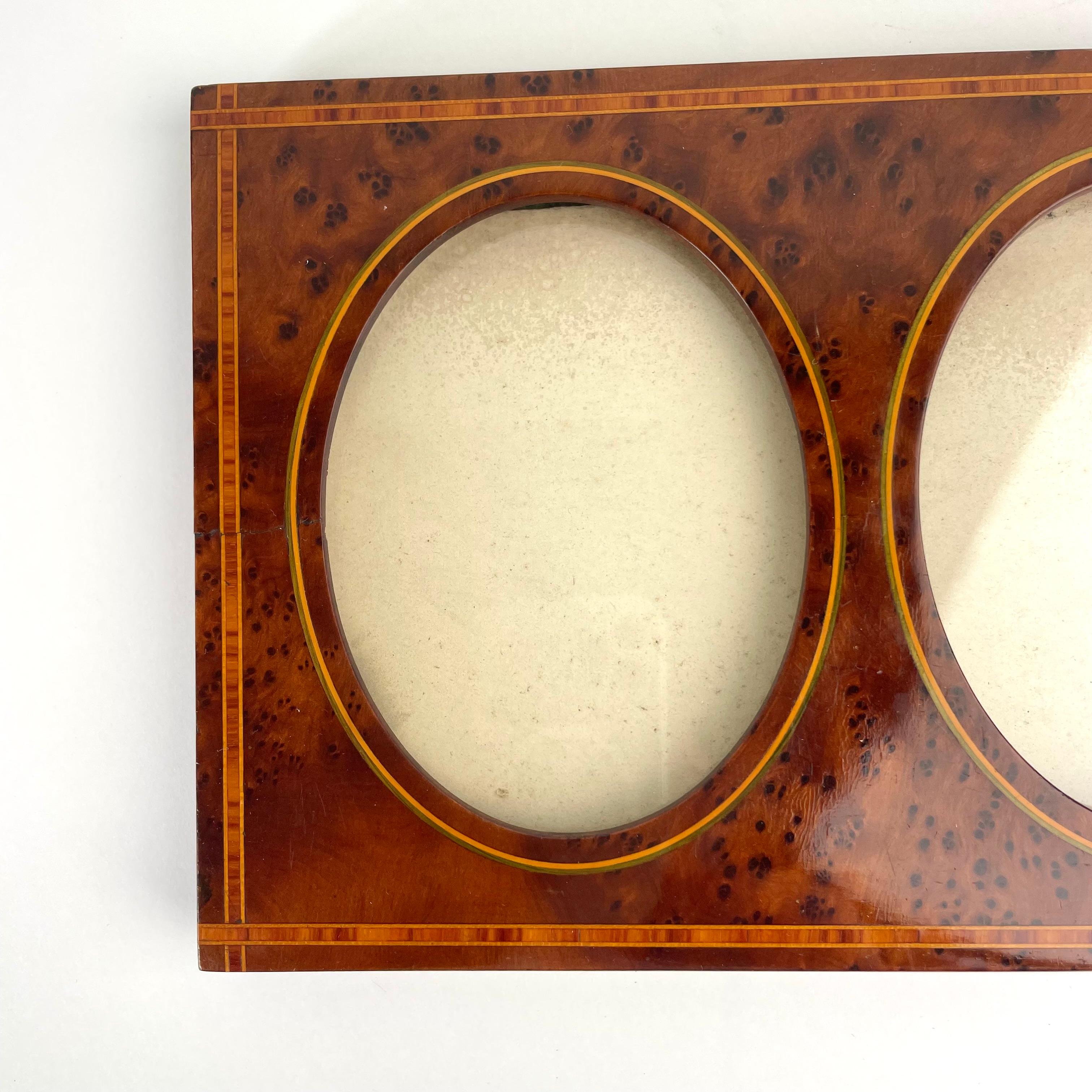 French Double Photo Frame in Thuja Root with Inlay, Early 20th Century For Sale 2