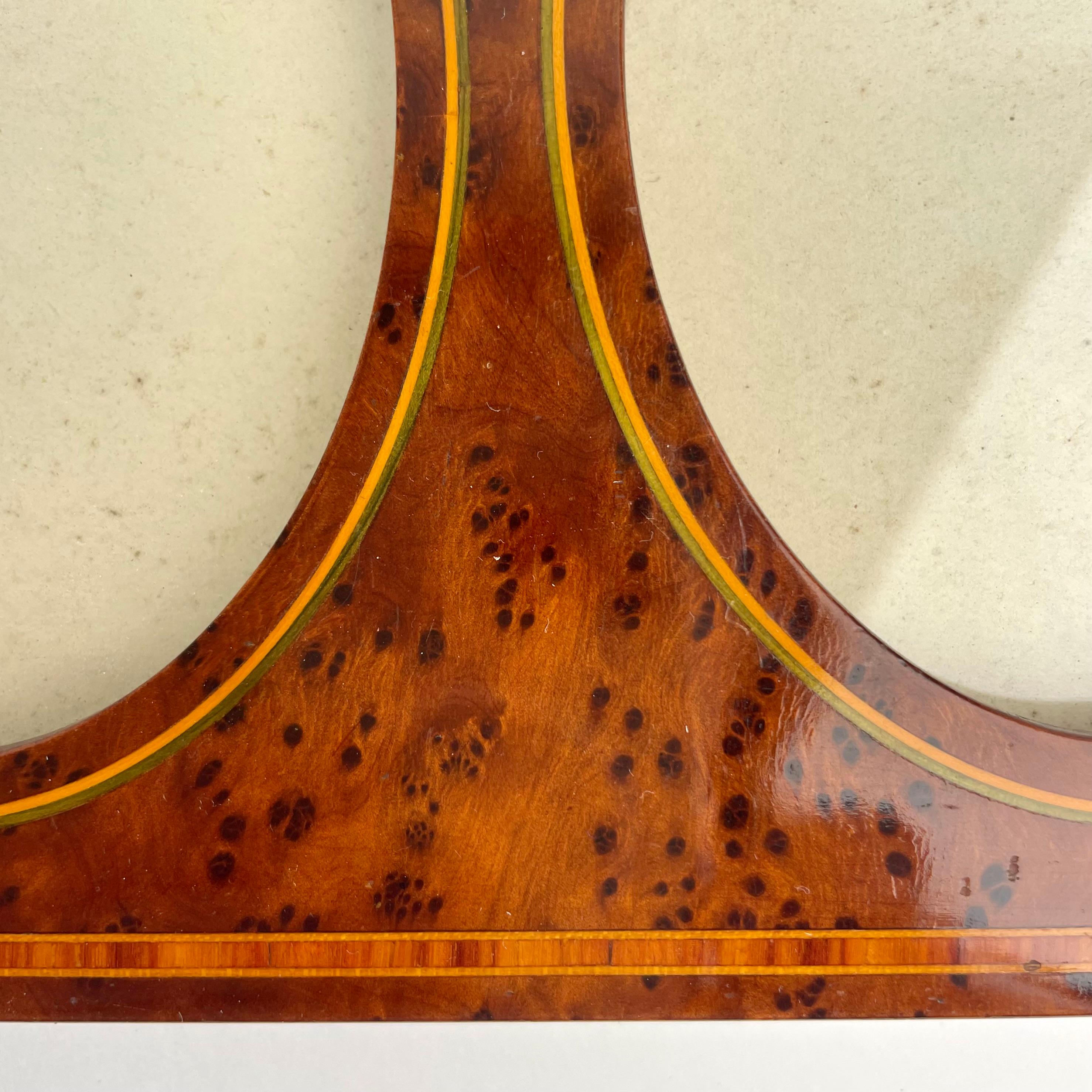 French Double Photo Frame in Thuja Root with Inlay, Early 20th Century For Sale 4