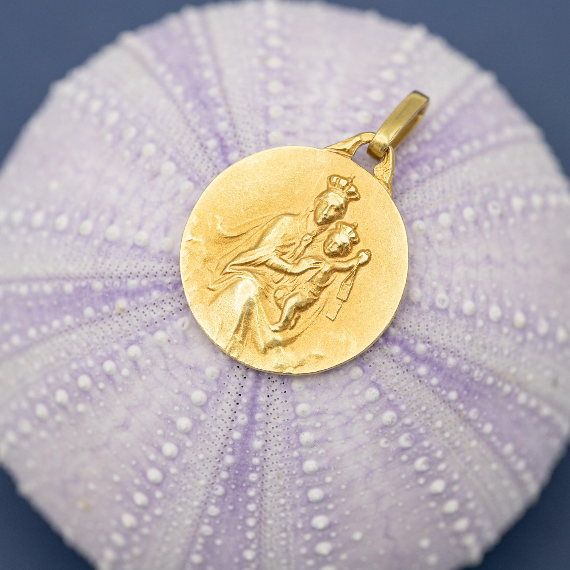 French Double sided medal - 18 karat solid gold - Catholic Scapular - E. Dropsy In Good Condition In Antwerp, BE