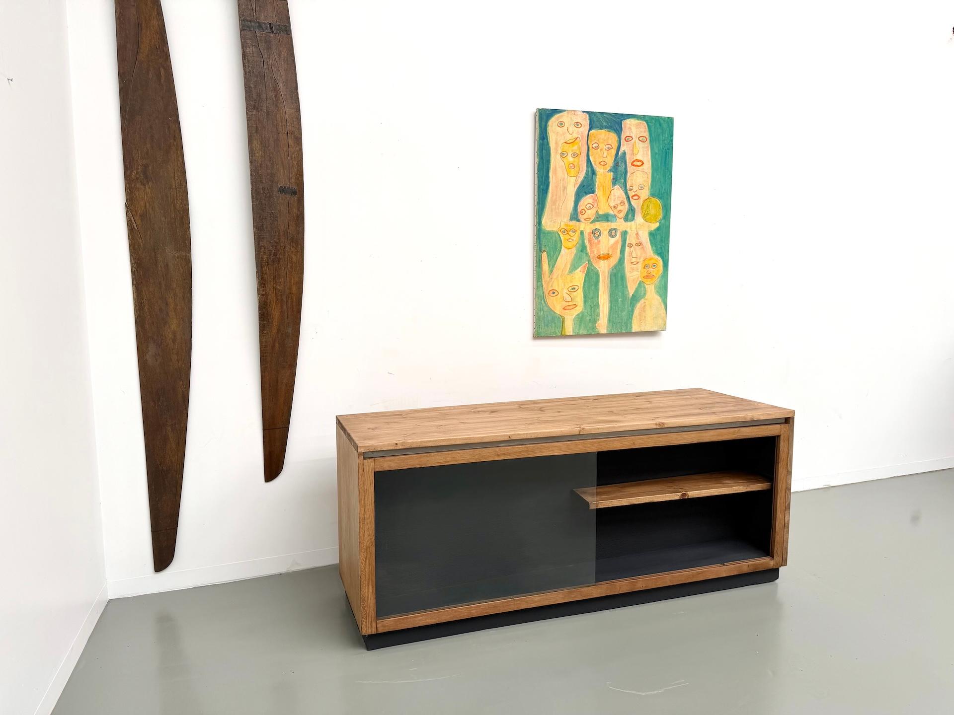 French double-sided shop counter in solid pine and oak, 1960s. For Sale 9