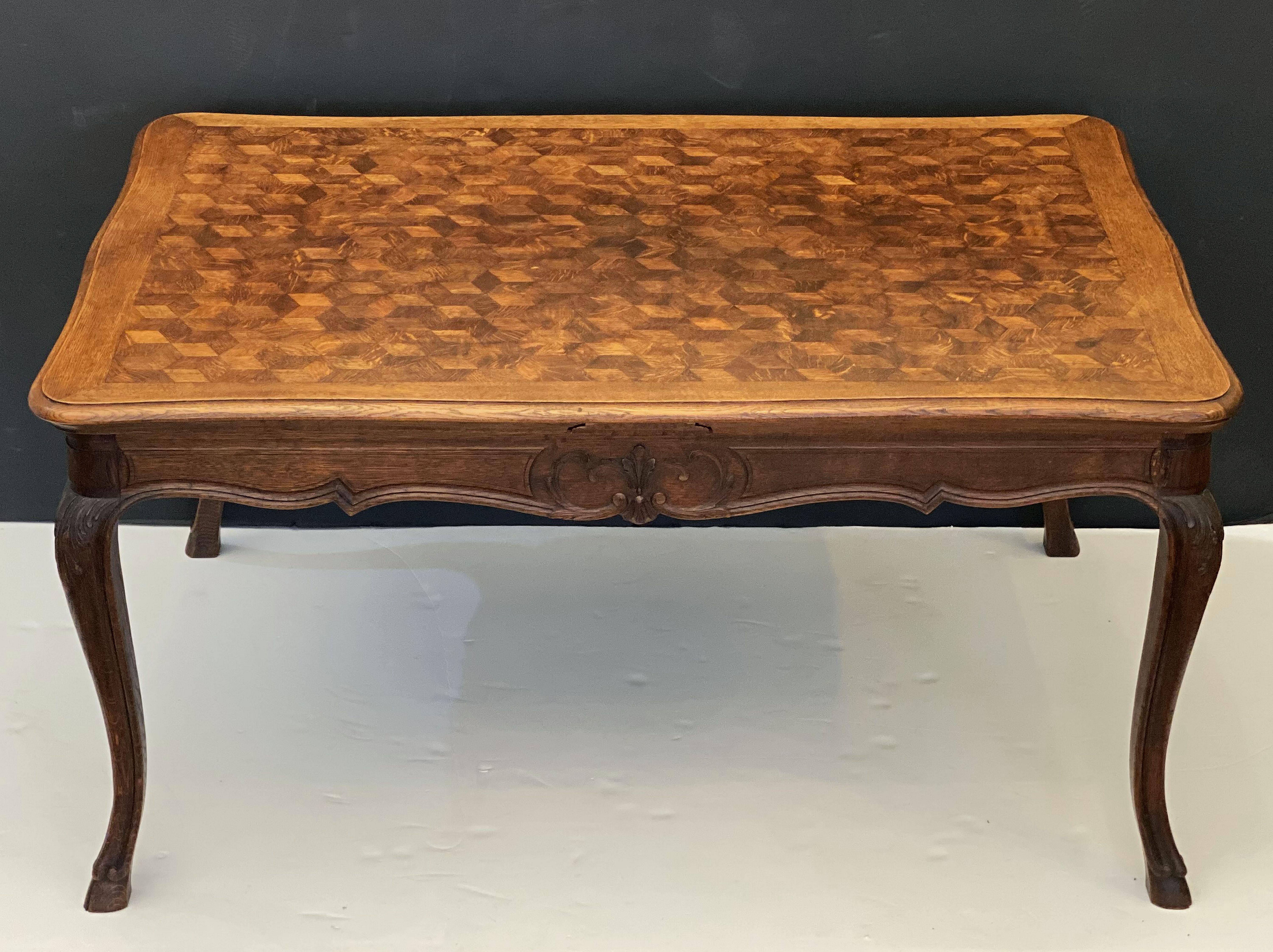 French Draw-Leaf Dining Table of Oak with Parquetry Top In Good Condition In Austin, TX