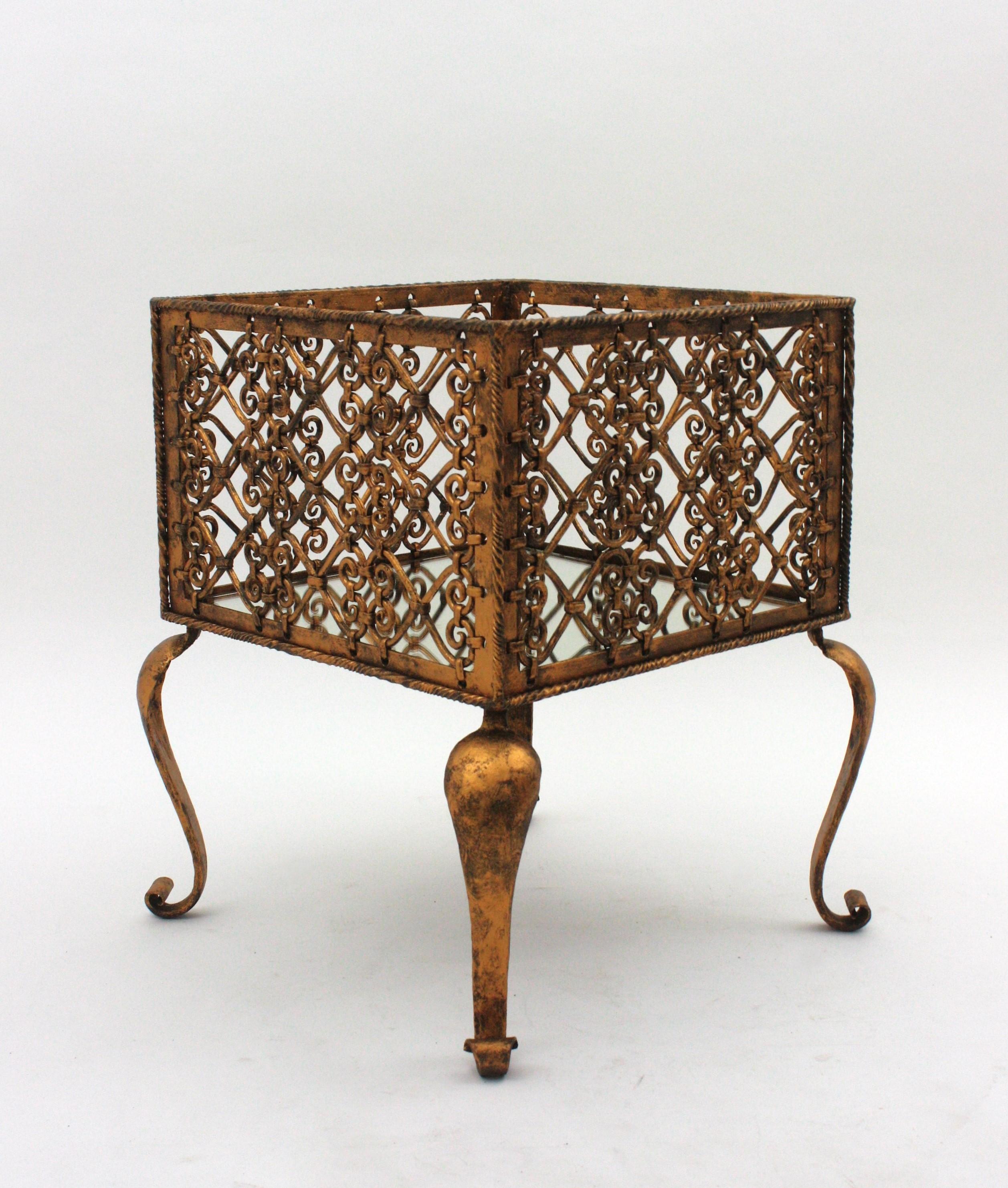 French Drinks Stand Dry Bar in Gilt Wrought Iron  For Sale 4