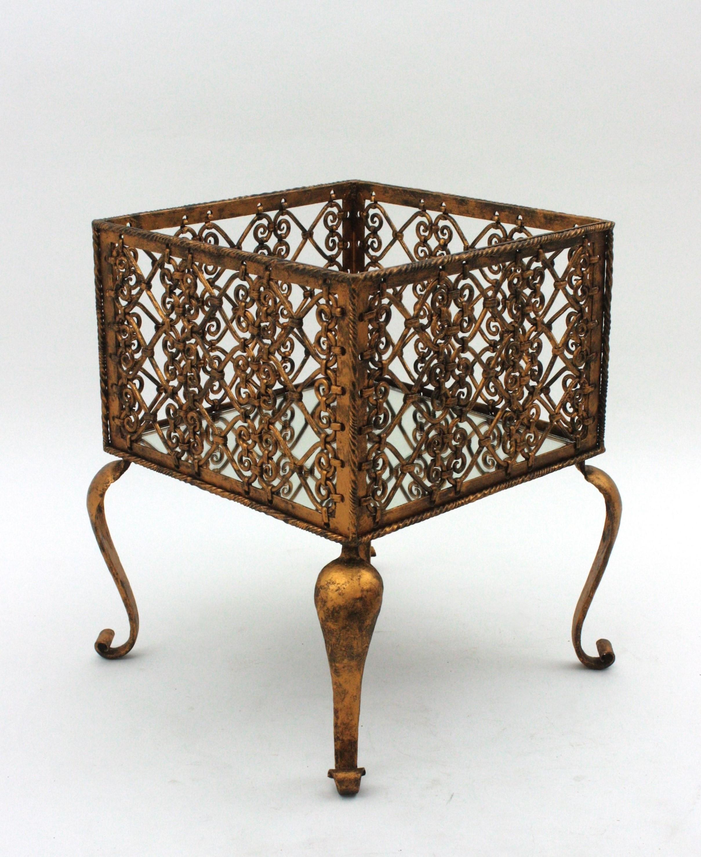 French Drinks Stand Dry Bar in Gilt Wrought Iron  For Sale 3