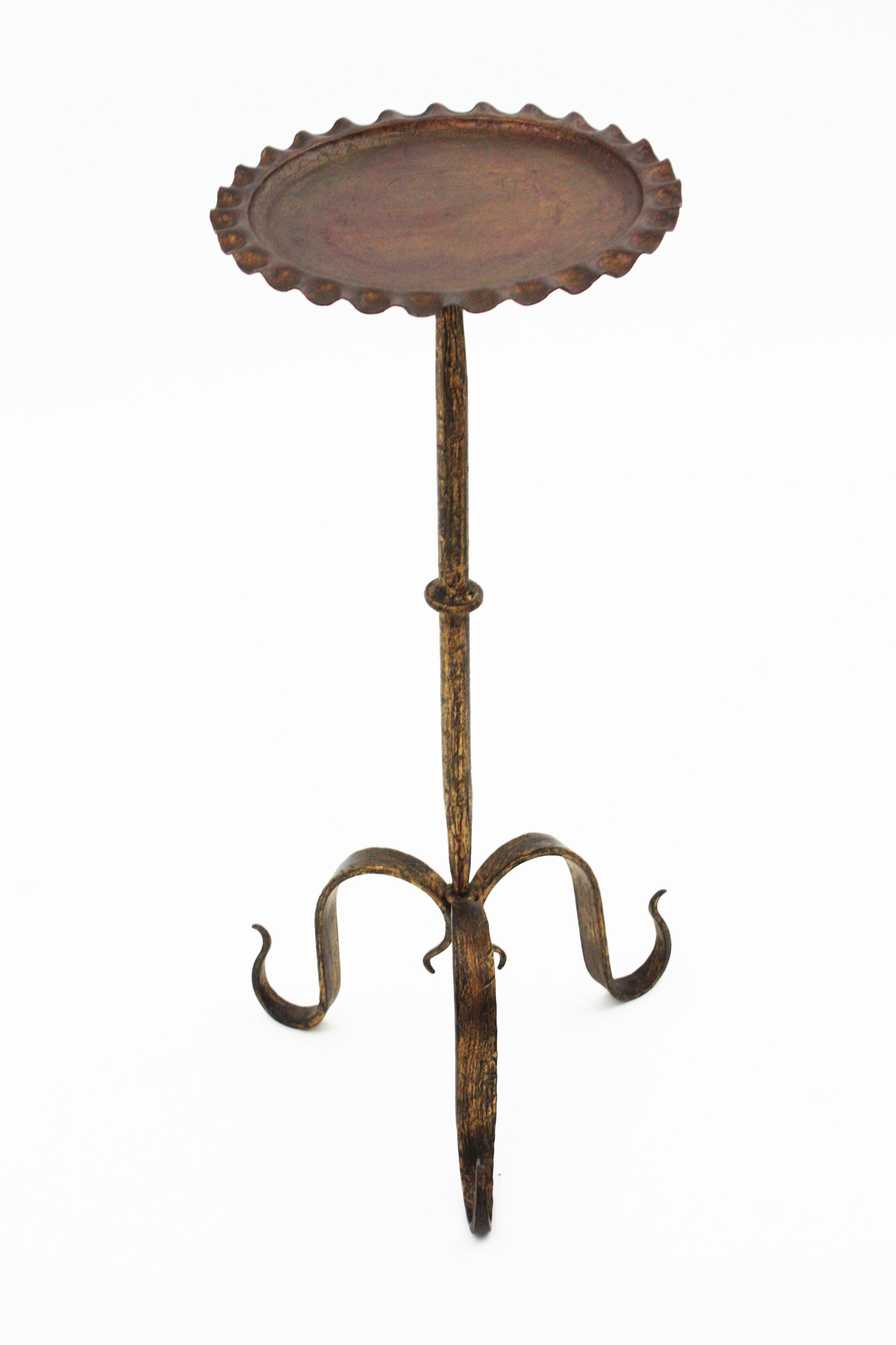 French Drinks Table / Side Table / Martini Table in Gilt Iron with Wavy Top For Sale 5