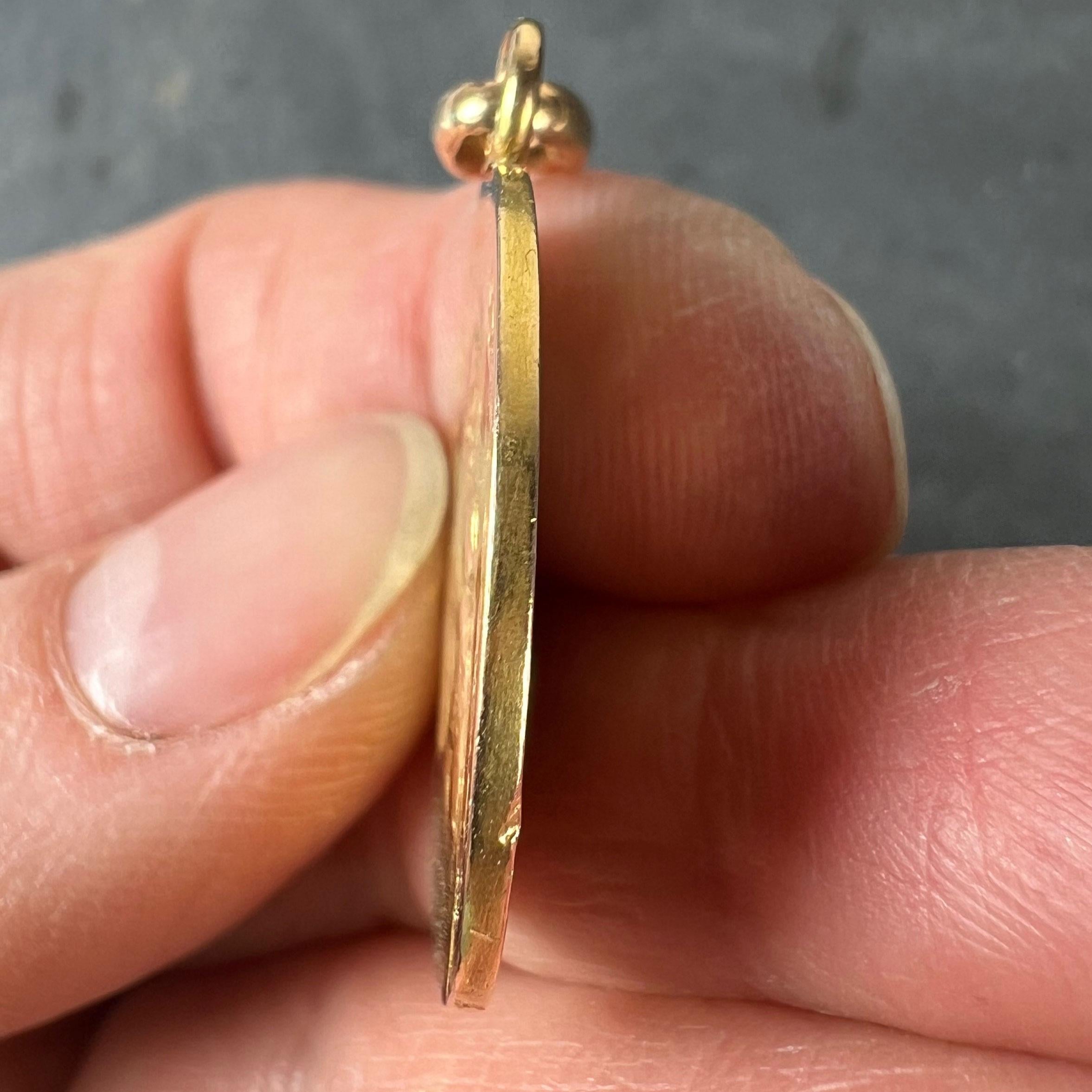 French Dropsy 18K Yellow Gold Madonna and Child Alma Mater Medal Pendant For Sale 6